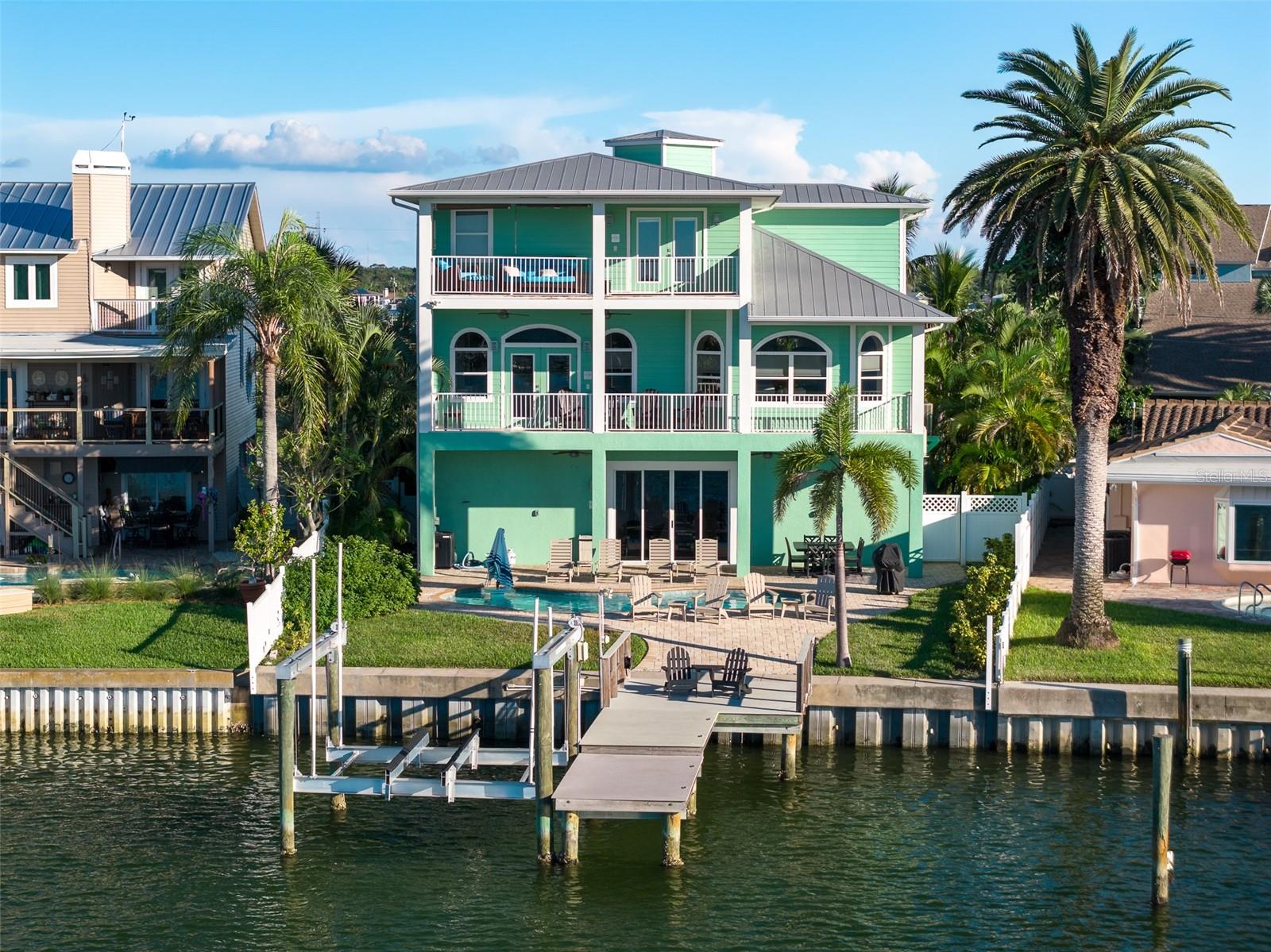 Image 2 of 70 For 478 Harbor Drive S