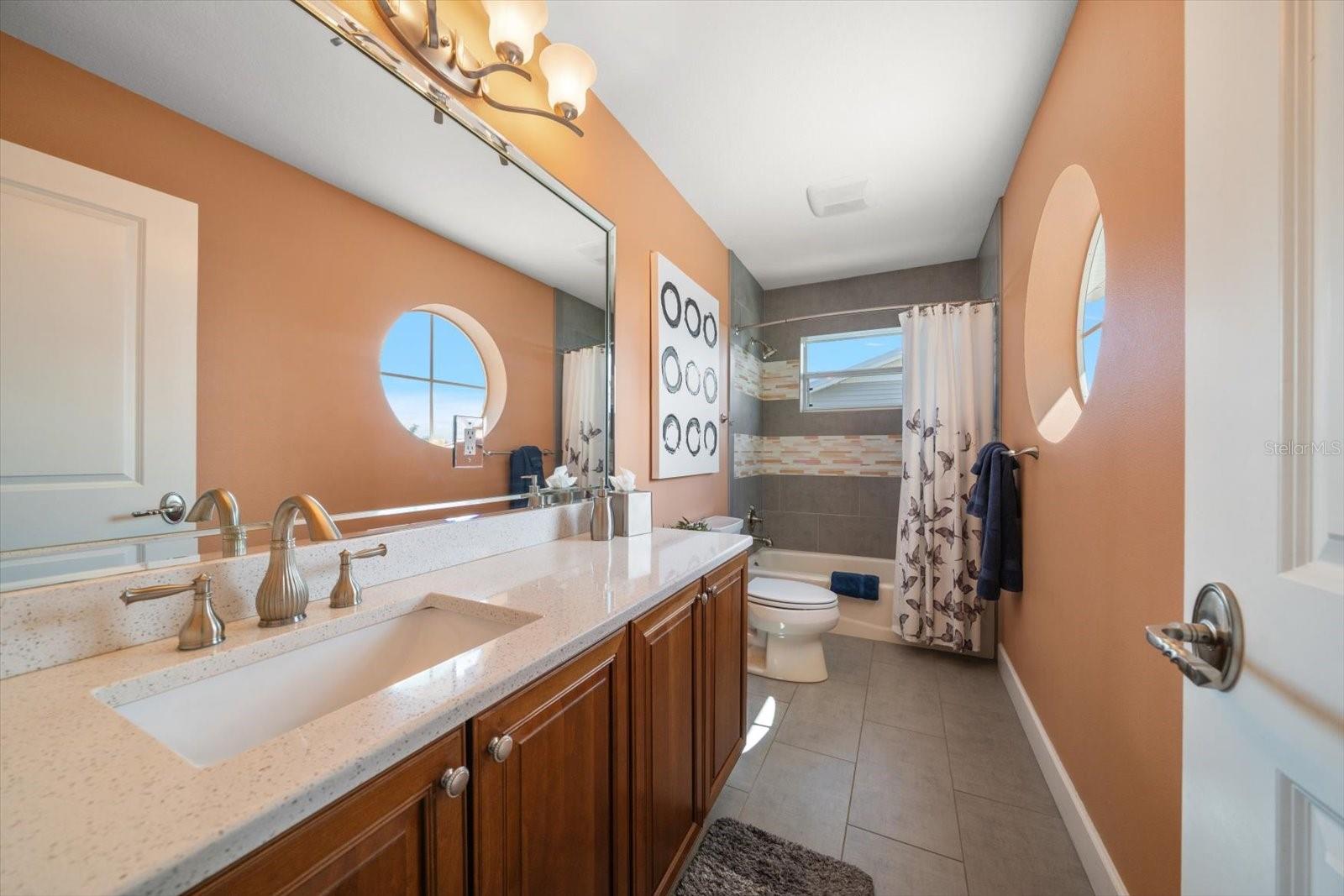 Image 32 of 70 For 478 Harbor Drive S