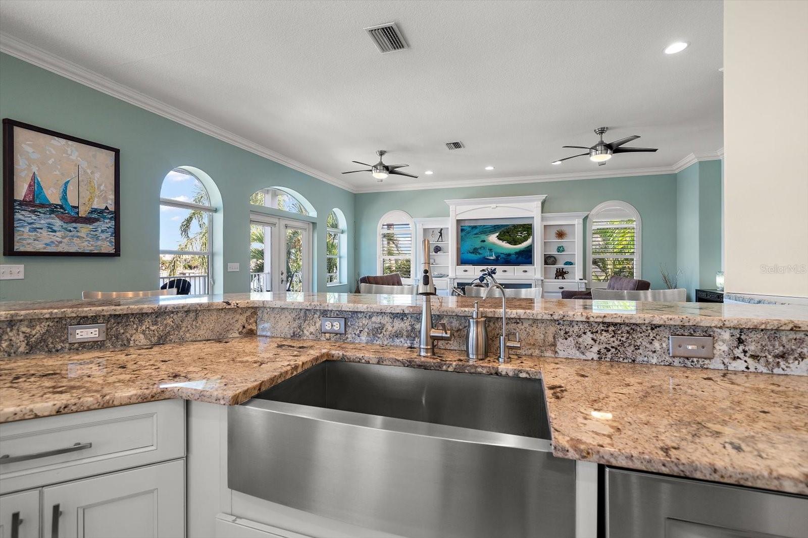 Image 38 of 70 For 478 Harbor Drive S