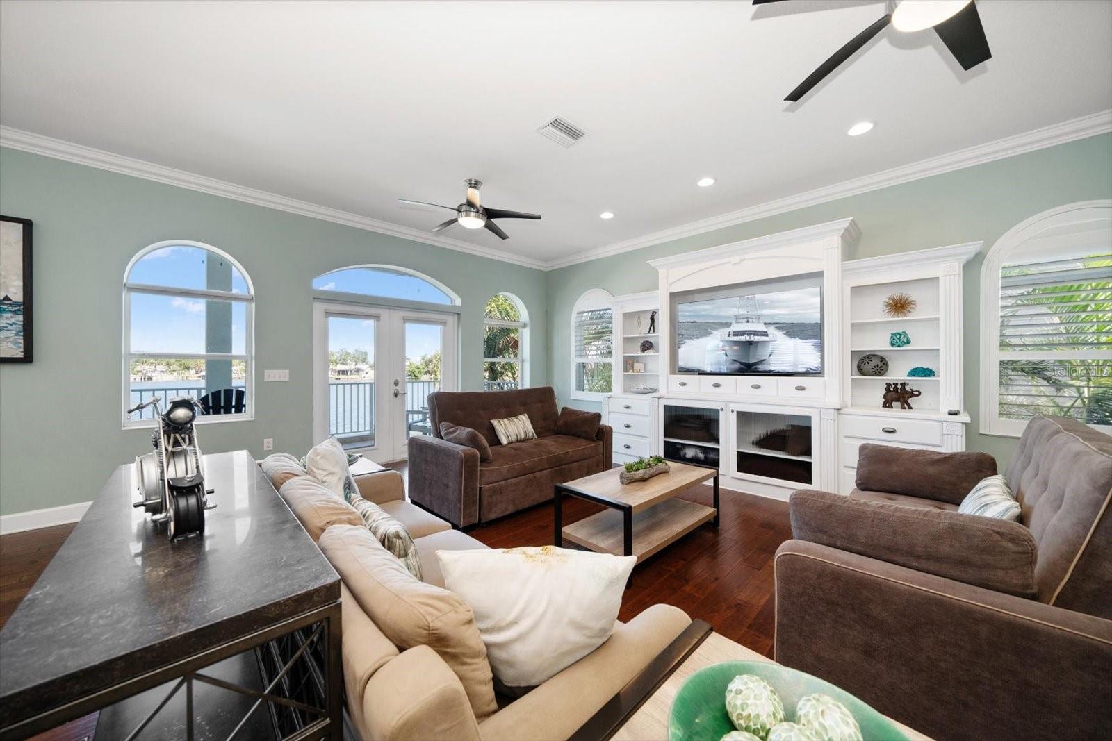 Image 39 of 70 For 478 Harbor Drive S