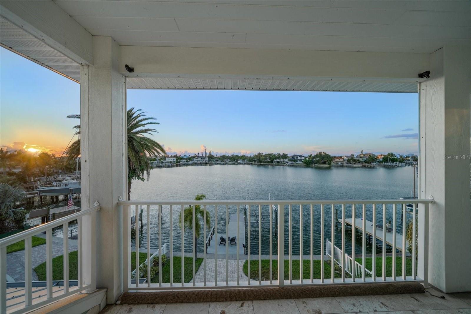 Image 54 of 70 For 478 Harbor Drive S