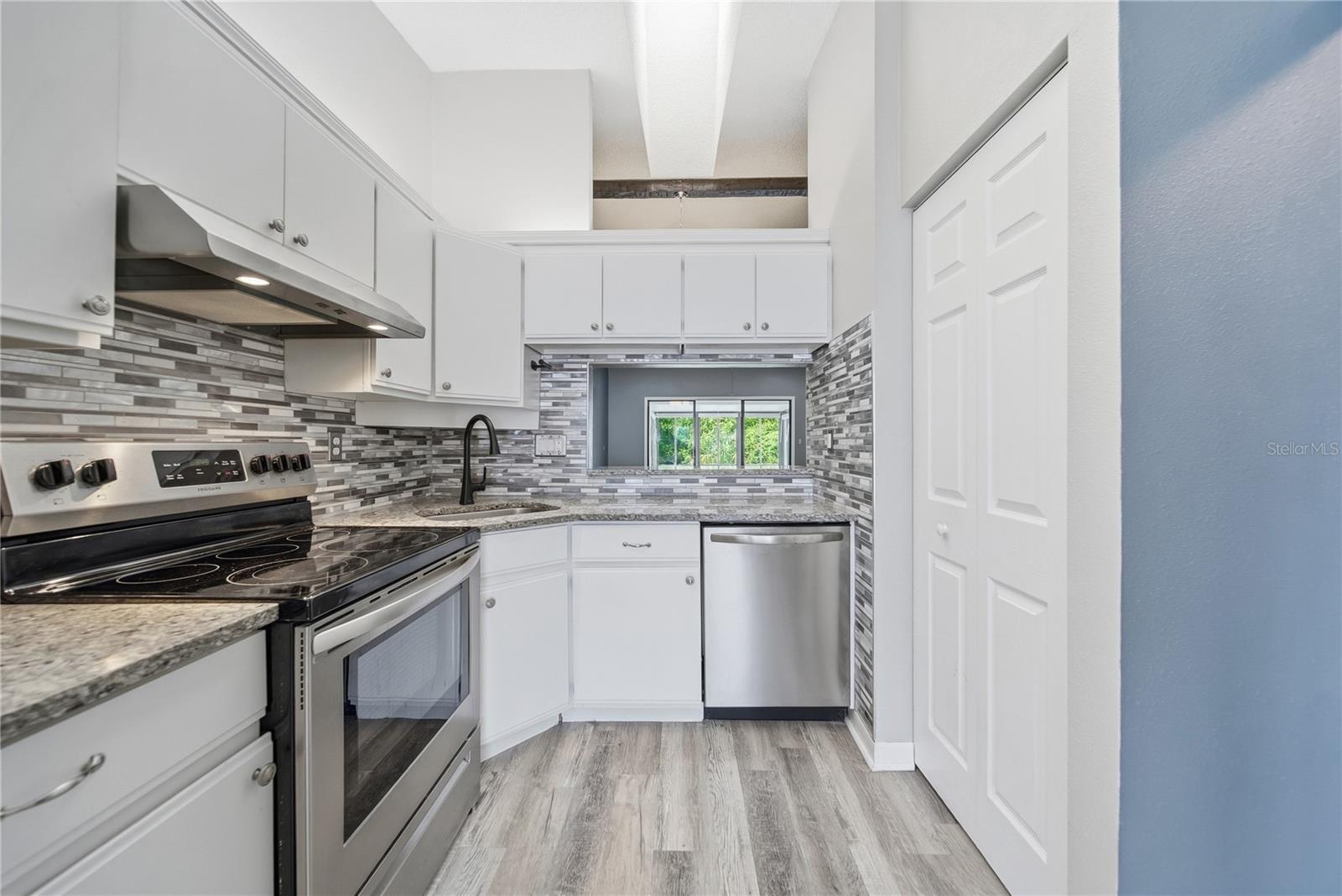 Image 13 of 28 For 3135 Charter Club Drive B