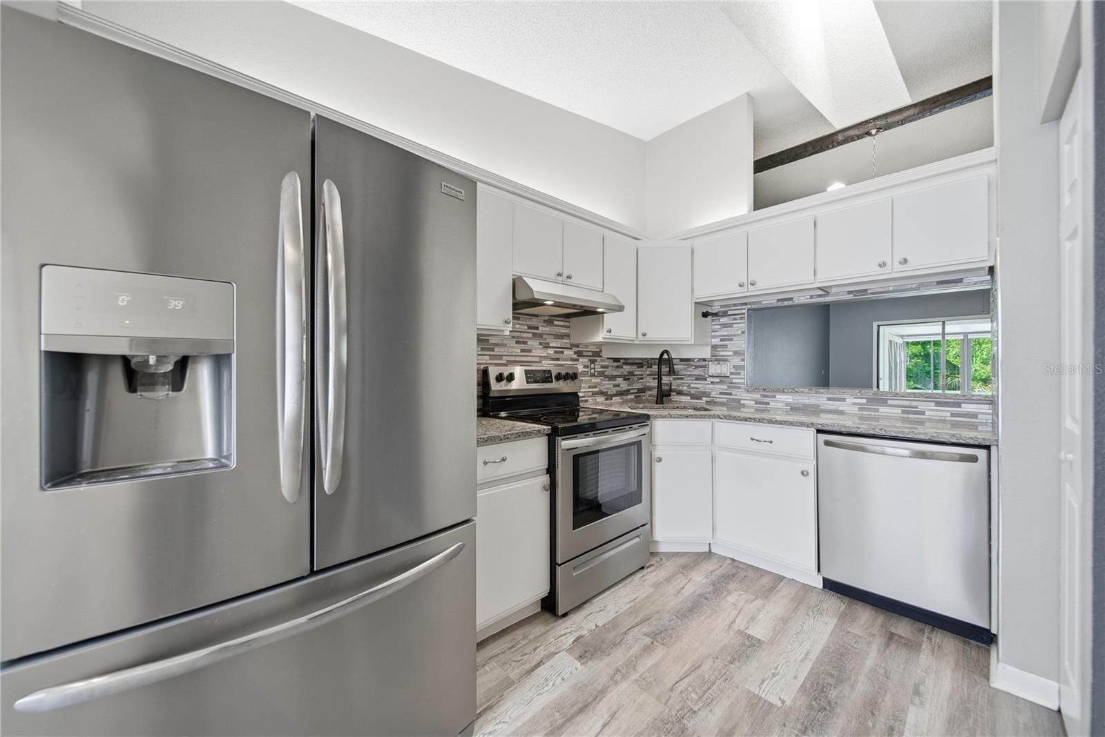 Image 14 of 28 For 3135 Charter Club Drive B