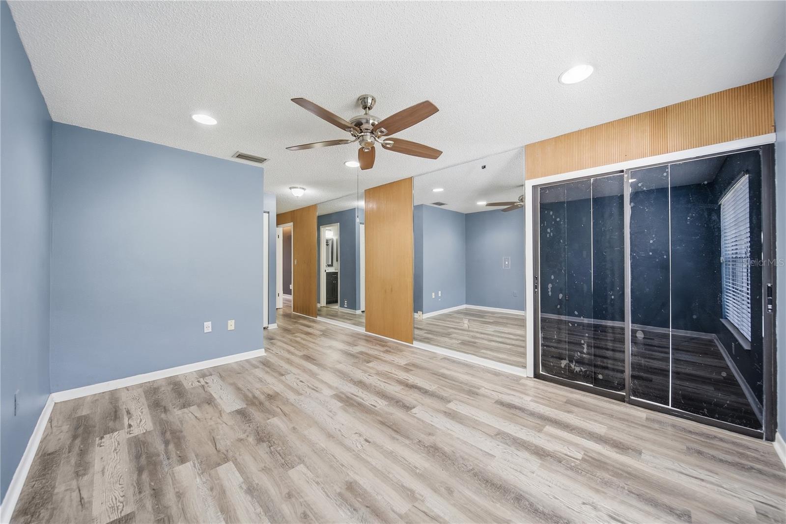 Image 15 of 28 For 3135 Charter Club Drive B