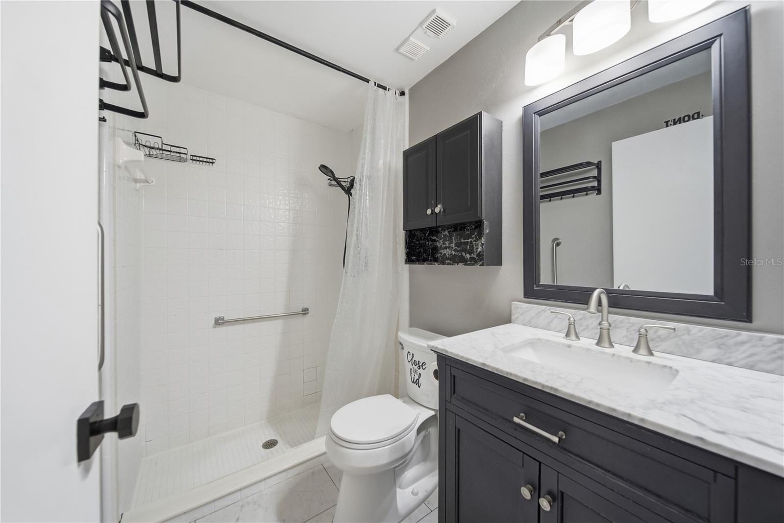 Image 17 of 28 For 3135 Charter Club Drive B