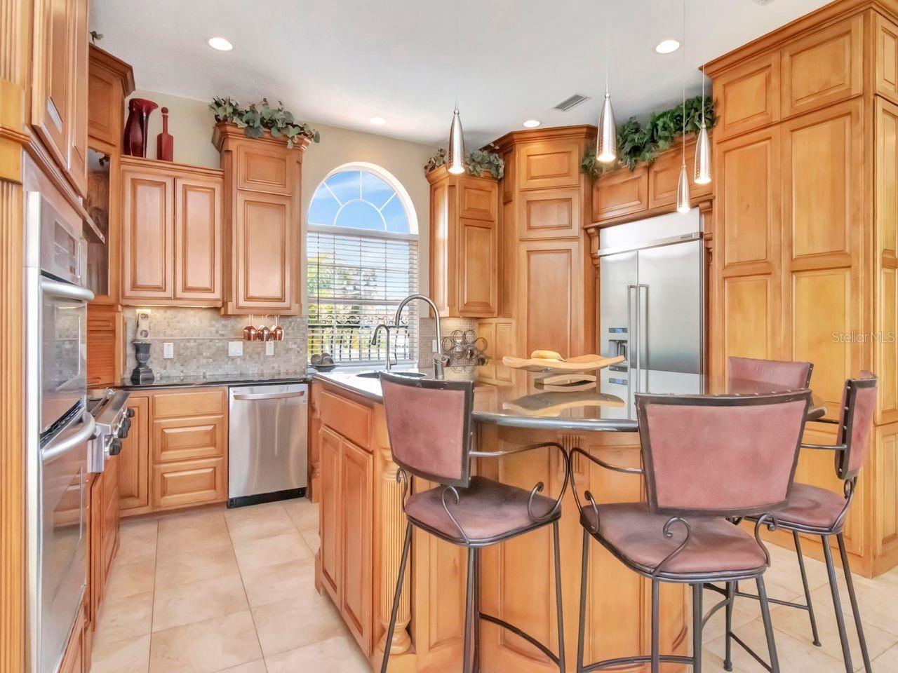 Listing photo id 19 for 507 Driftwood Drive E