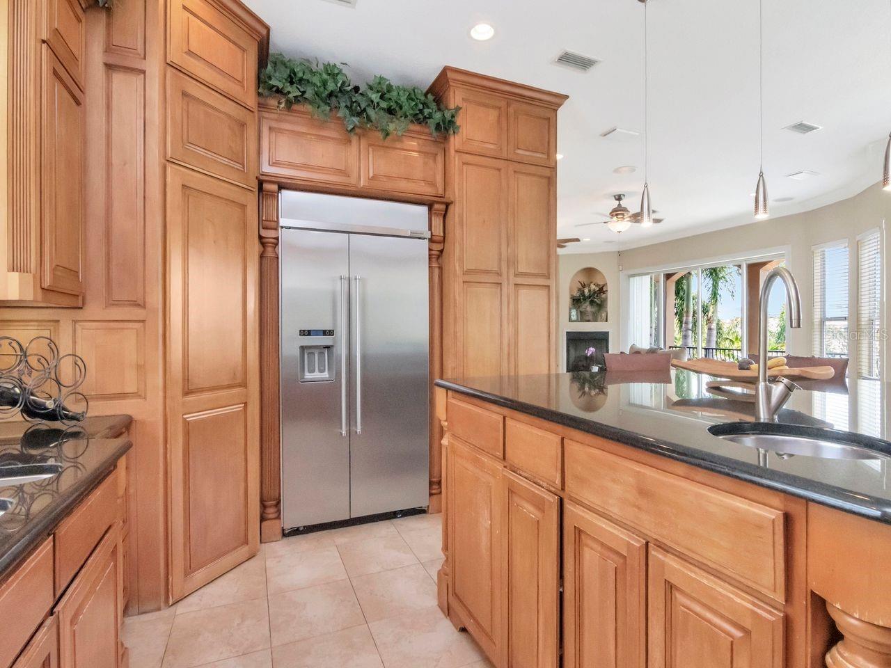 Listing photo id 21 for 507 Driftwood Drive E