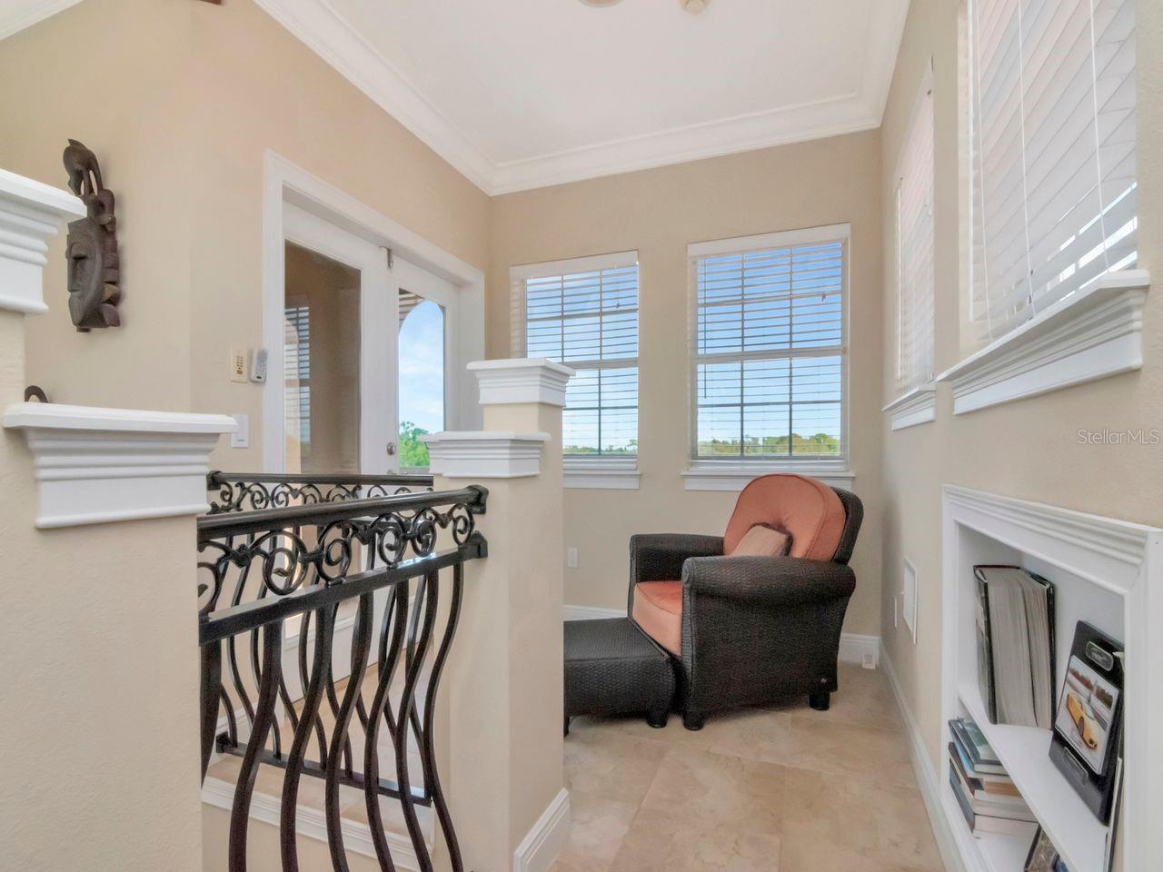 Listing photo id 42 for 507 Driftwood Drive E