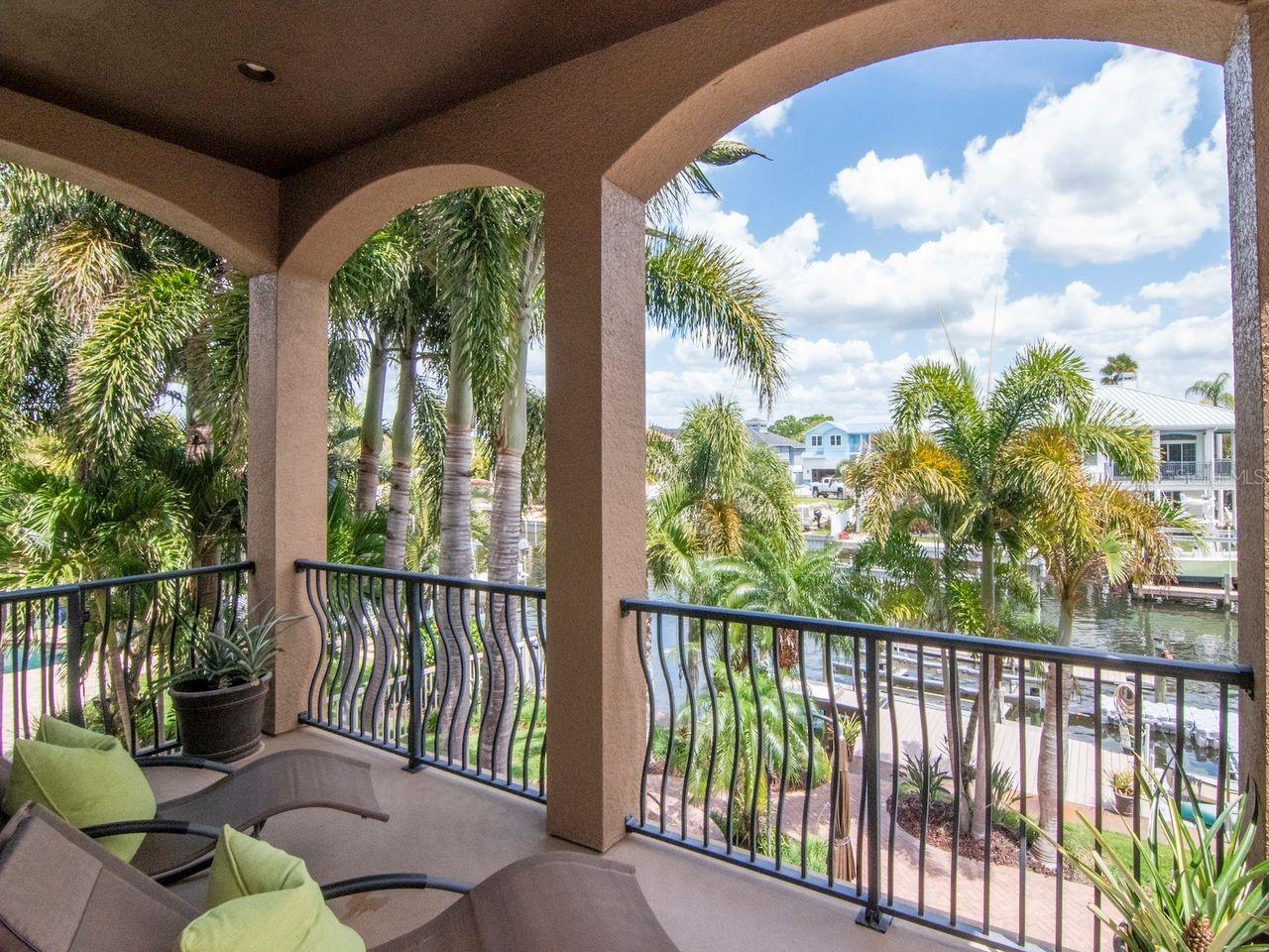 Listing photo id 46 for 507 Driftwood Drive E