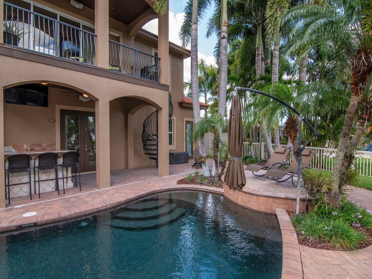 Listing photo id 59 for 507 Driftwood Drive E