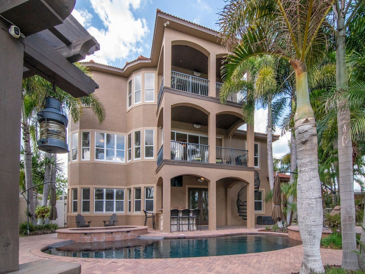 Listing photo id 67 for 507 Driftwood Drive E