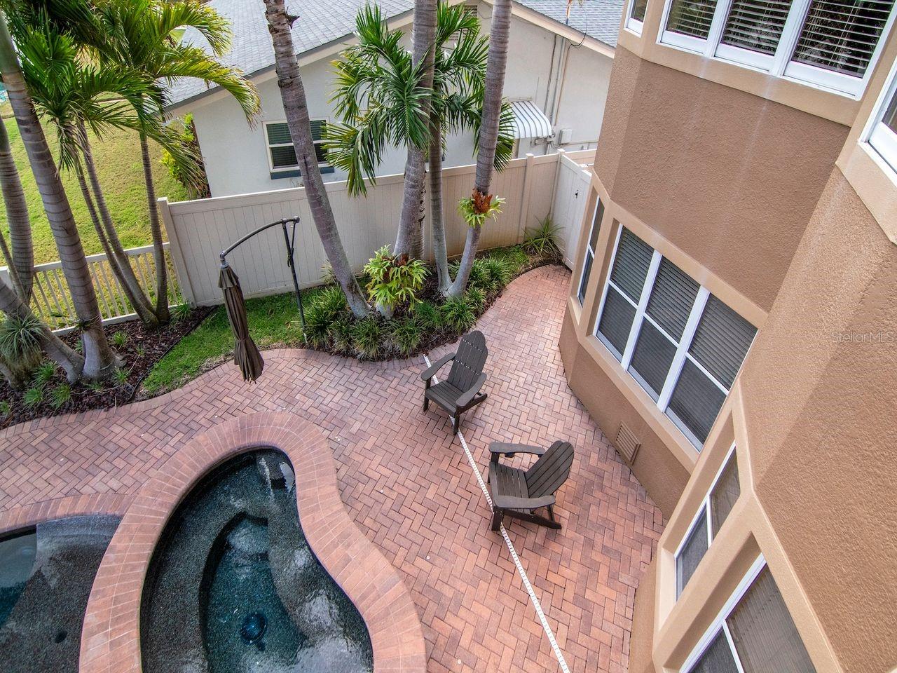 Listing photo id 73 for 507 Driftwood Drive E