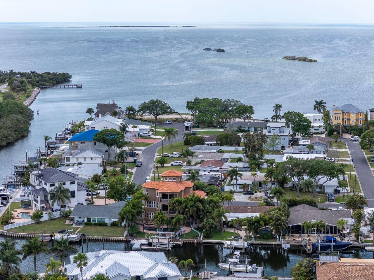 Listing photo id 87 for 507 Driftwood Drive E