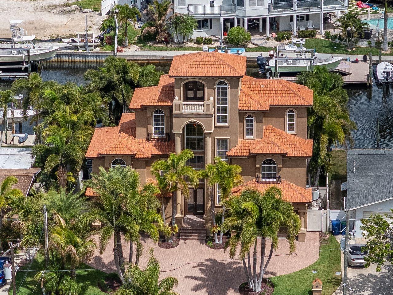 Listing photo id 91 for 507 Driftwood Drive E