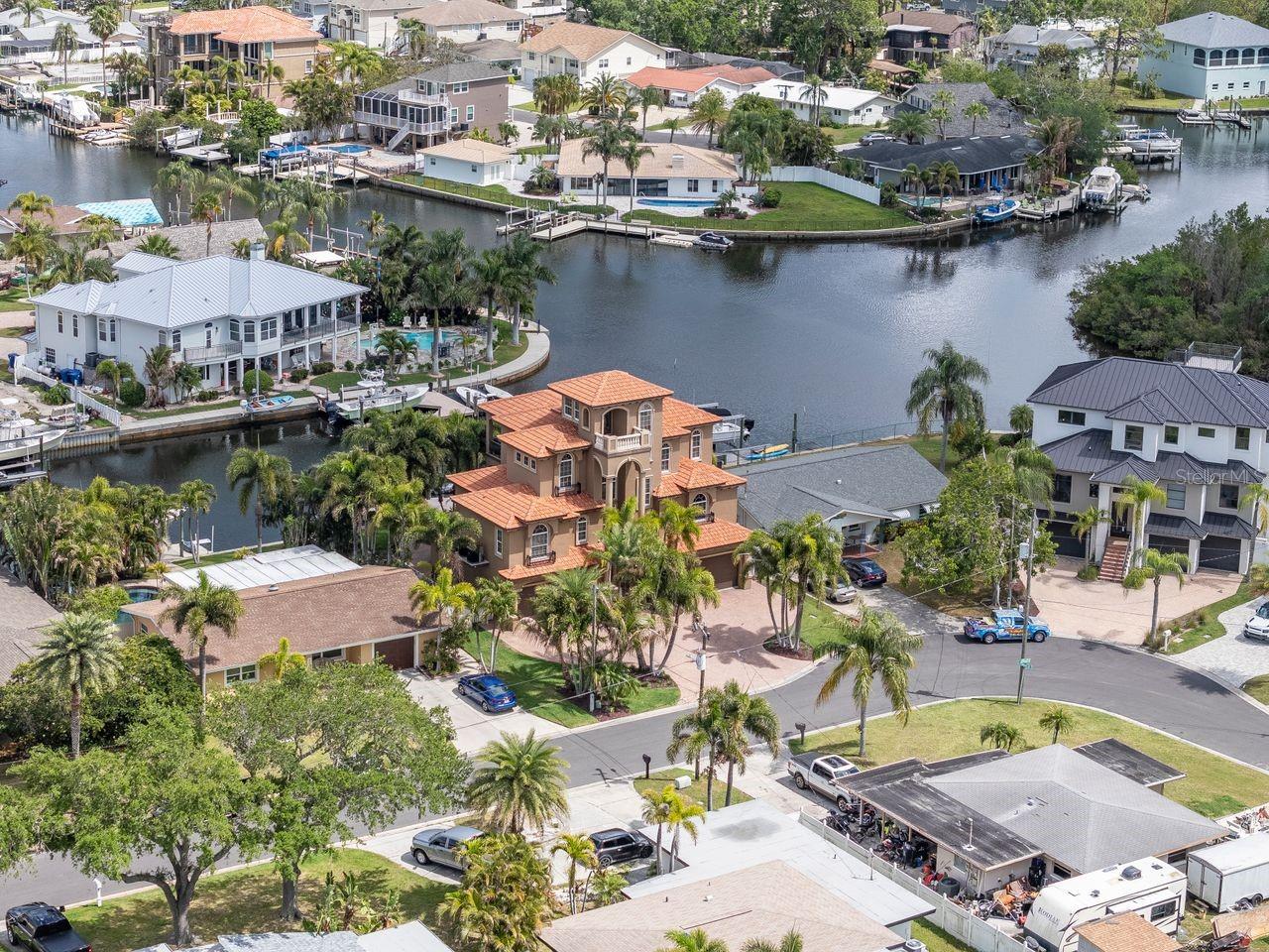 Listing photo id 92 for 507 Driftwood Drive E