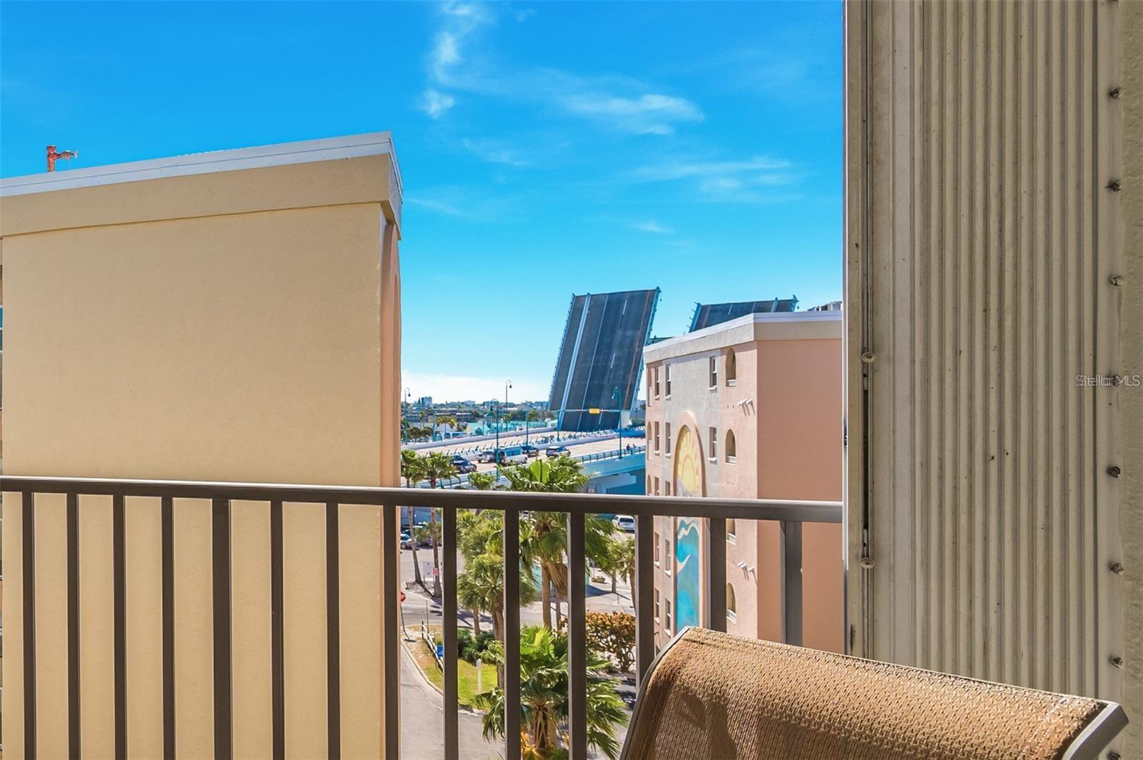 Image 19 of 62 For 12924 Gulf Boulevard 510