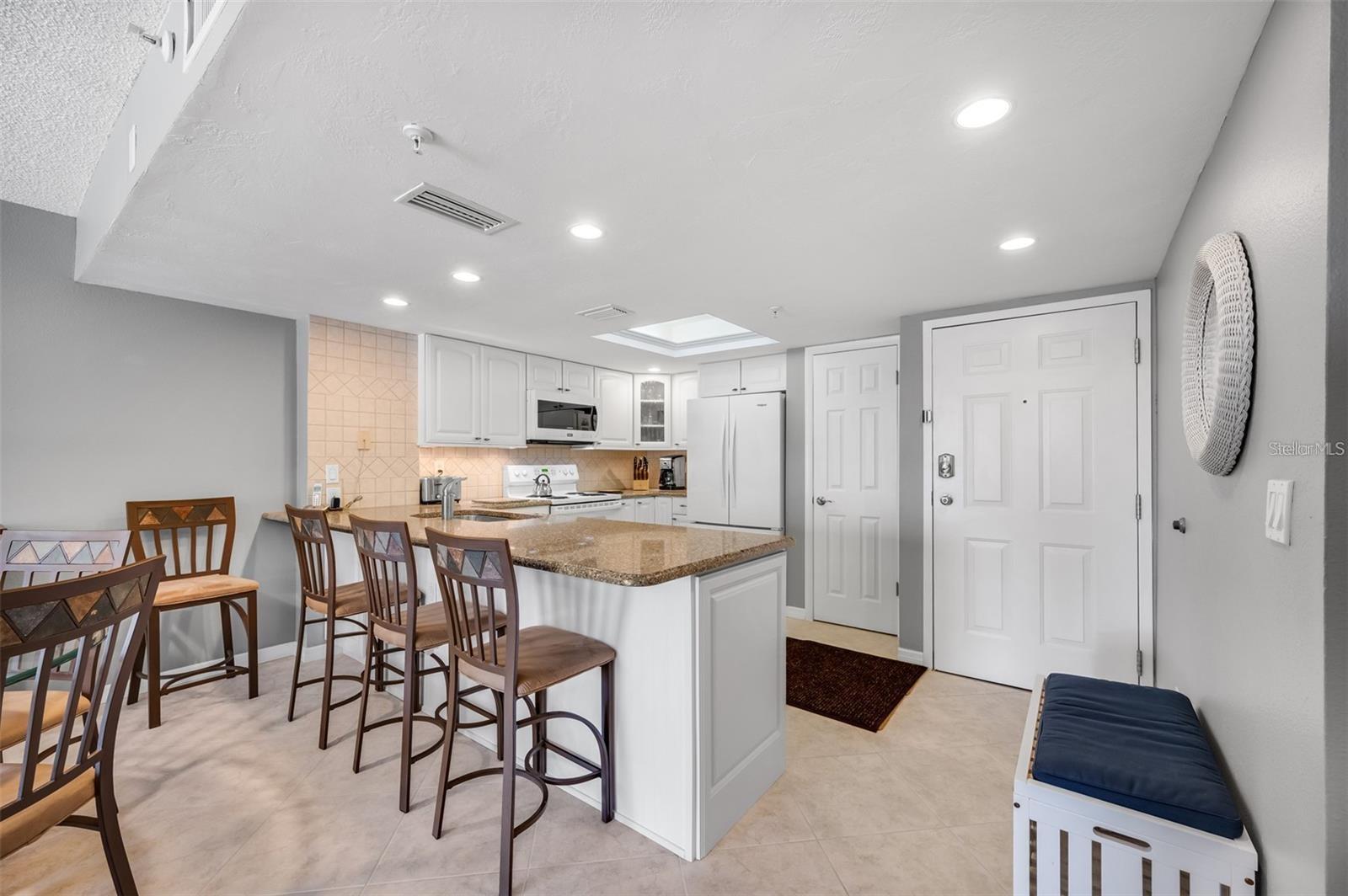 Image 22 of 62 For 12924 Gulf Boulevard 510