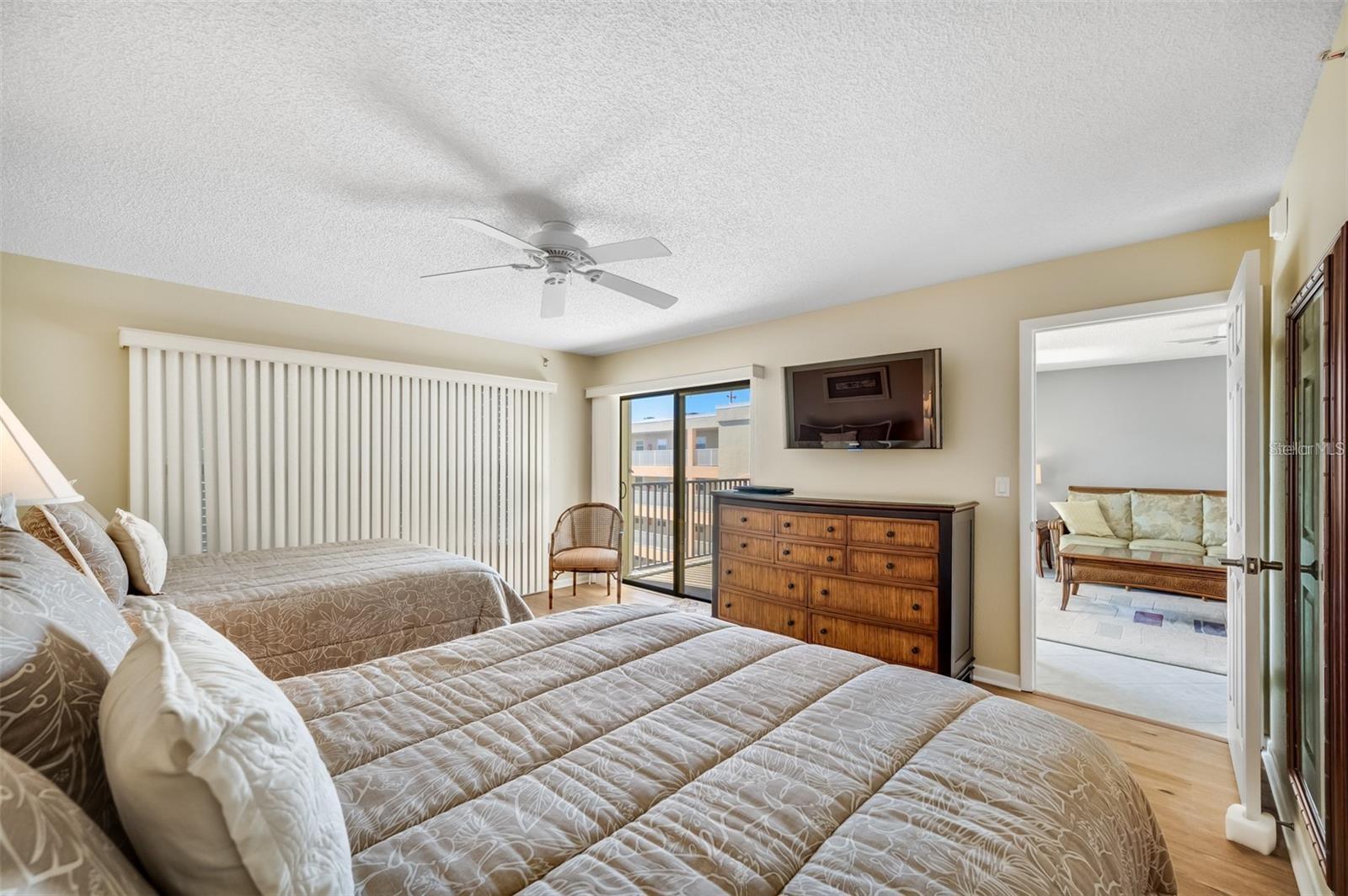 Image 35 of 62 For 12924 Gulf Boulevard 510