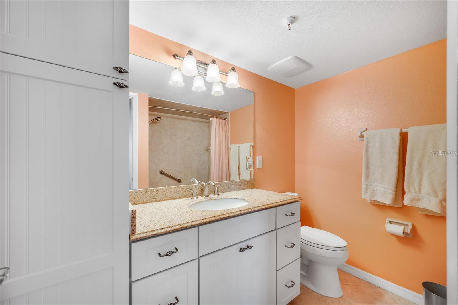 Image 36 of 62 For 12924 Gulf Boulevard 510