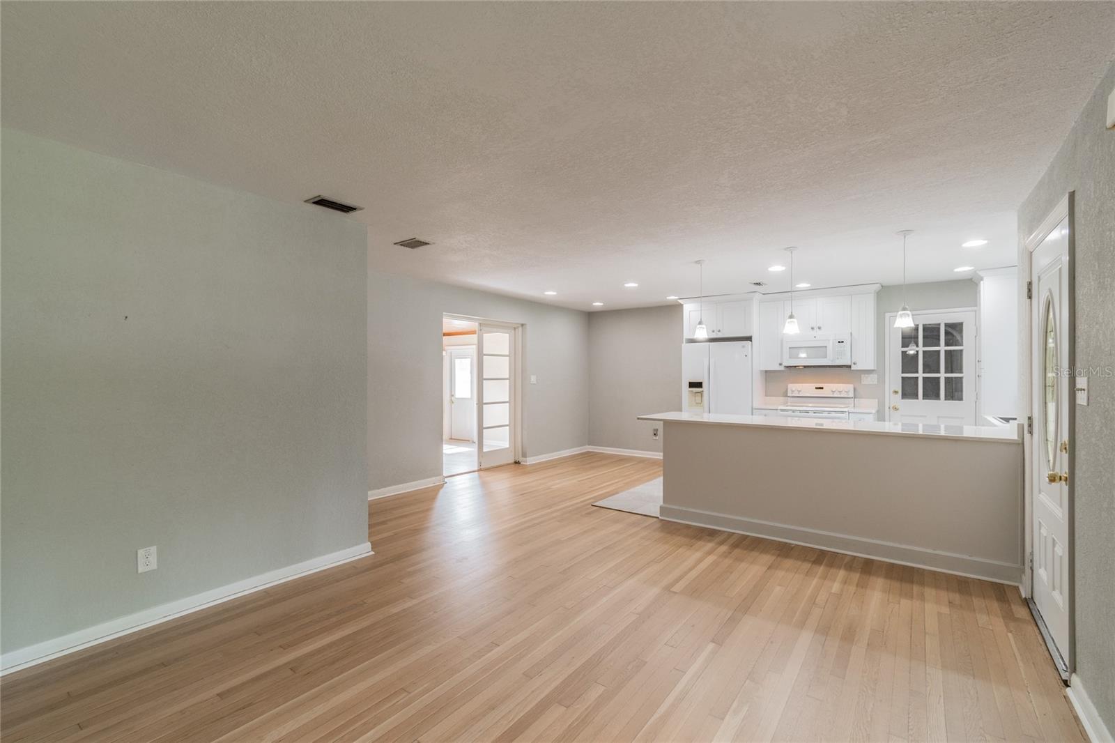 Image 12 of 18 For 4511 Cameron Avenue