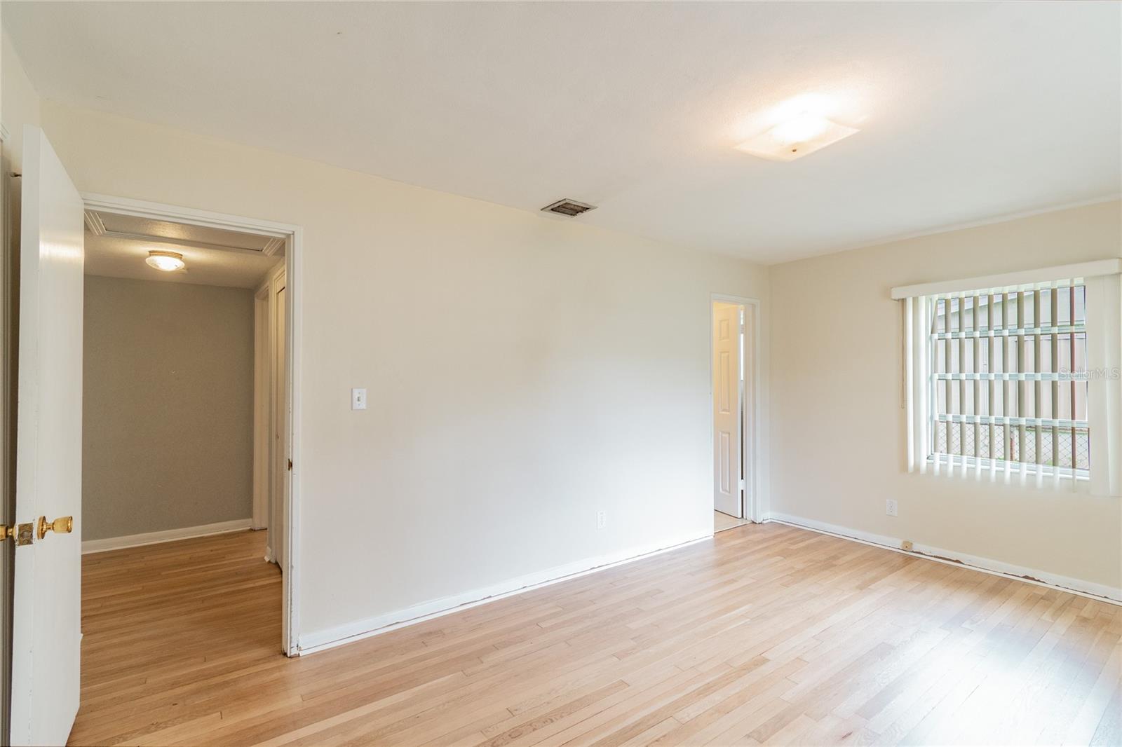 Image 6 of 18 For 4511 Cameron Avenue