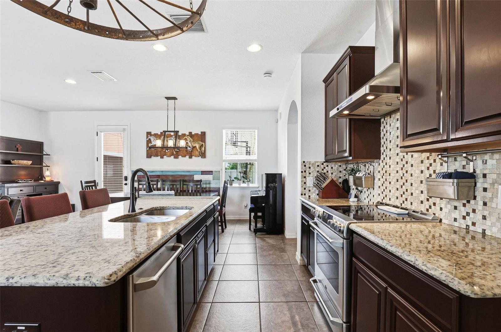 Image 18 of 72 For 32550 Rapids Loop