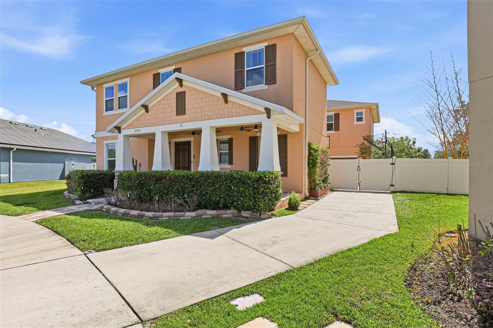 Image 4 of 72 For 32550 Rapids Loop