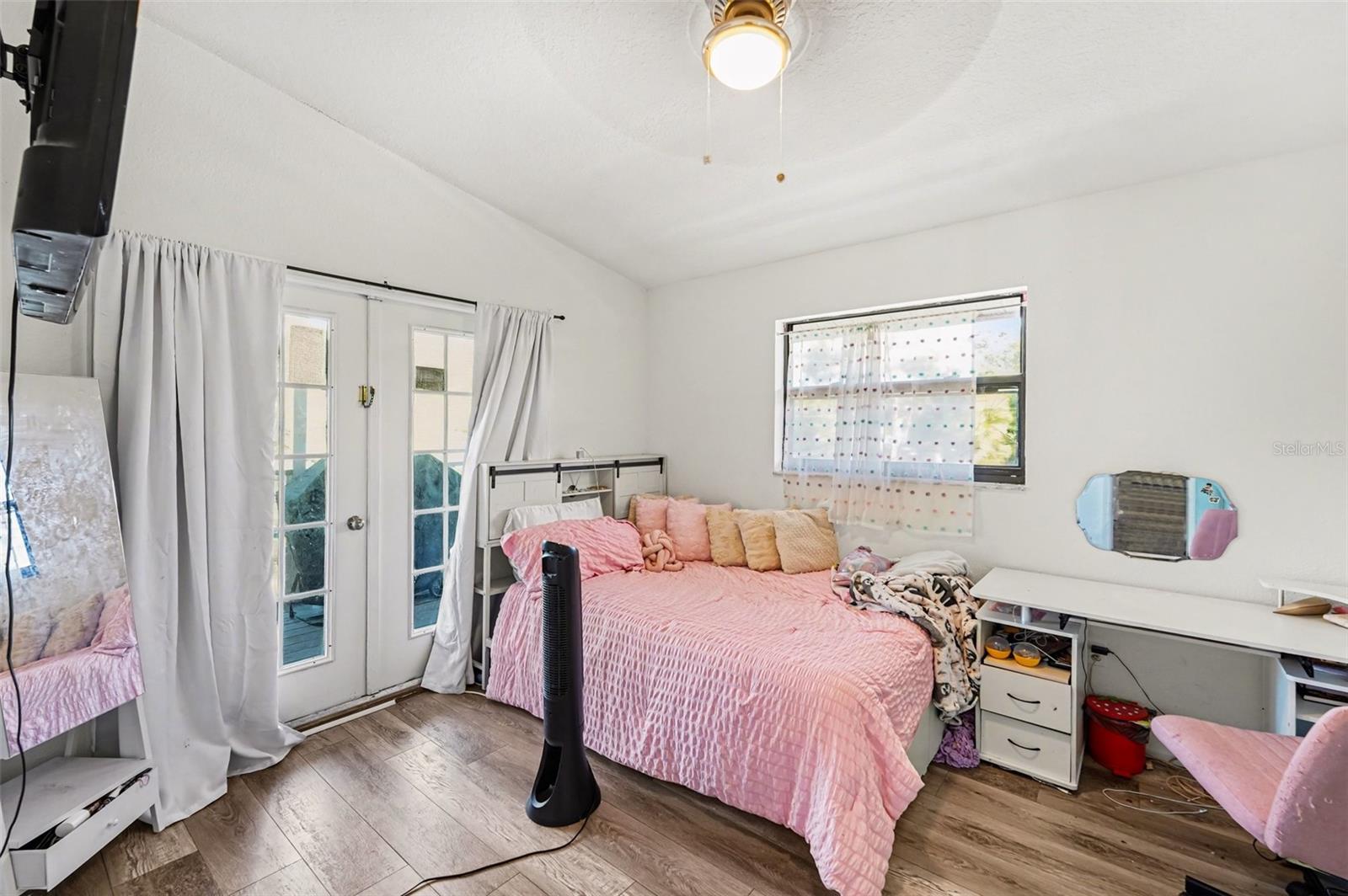 Image 14 of 35 For 15590 59th Street N