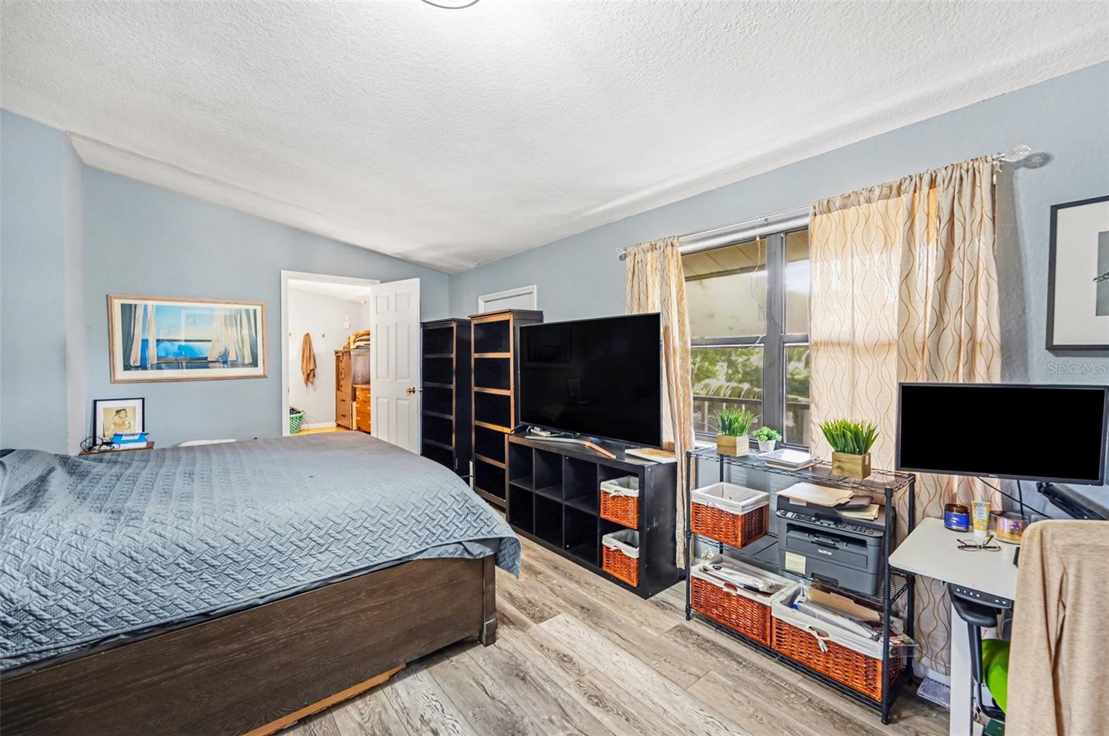 Image 9 of 35 For 15590 59th Street N