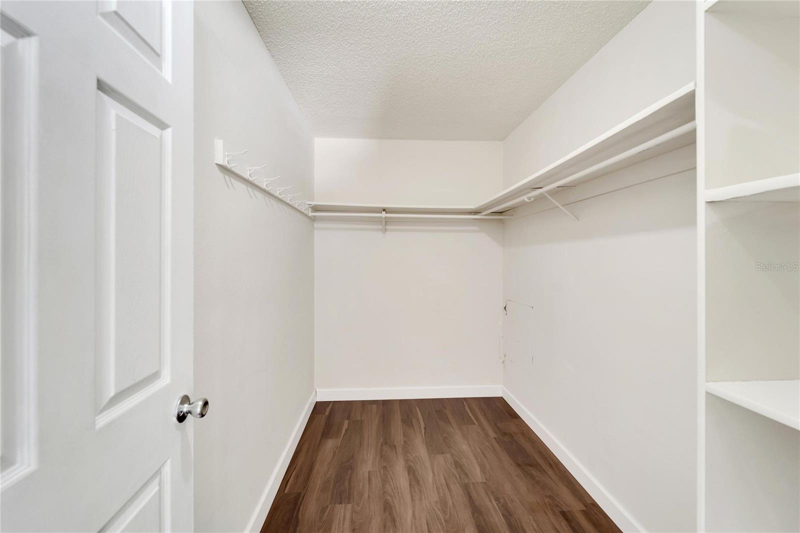 Listing photo id 12 for 502 Euclid Avenue