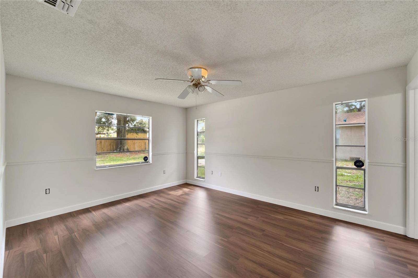 Listing photo id 15 for 502 Euclid Avenue