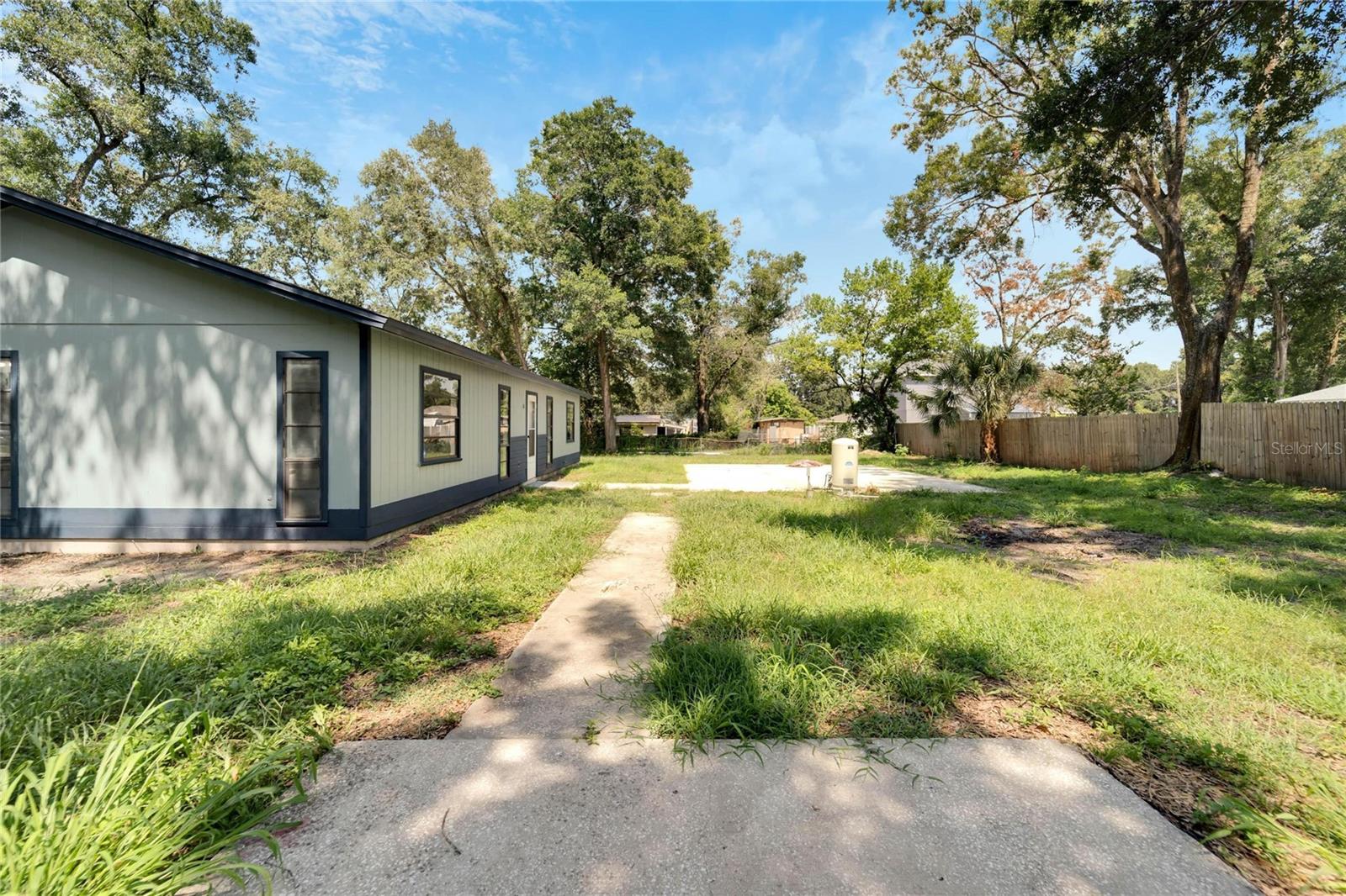 Listing photo id 24 for 502 Euclid Avenue