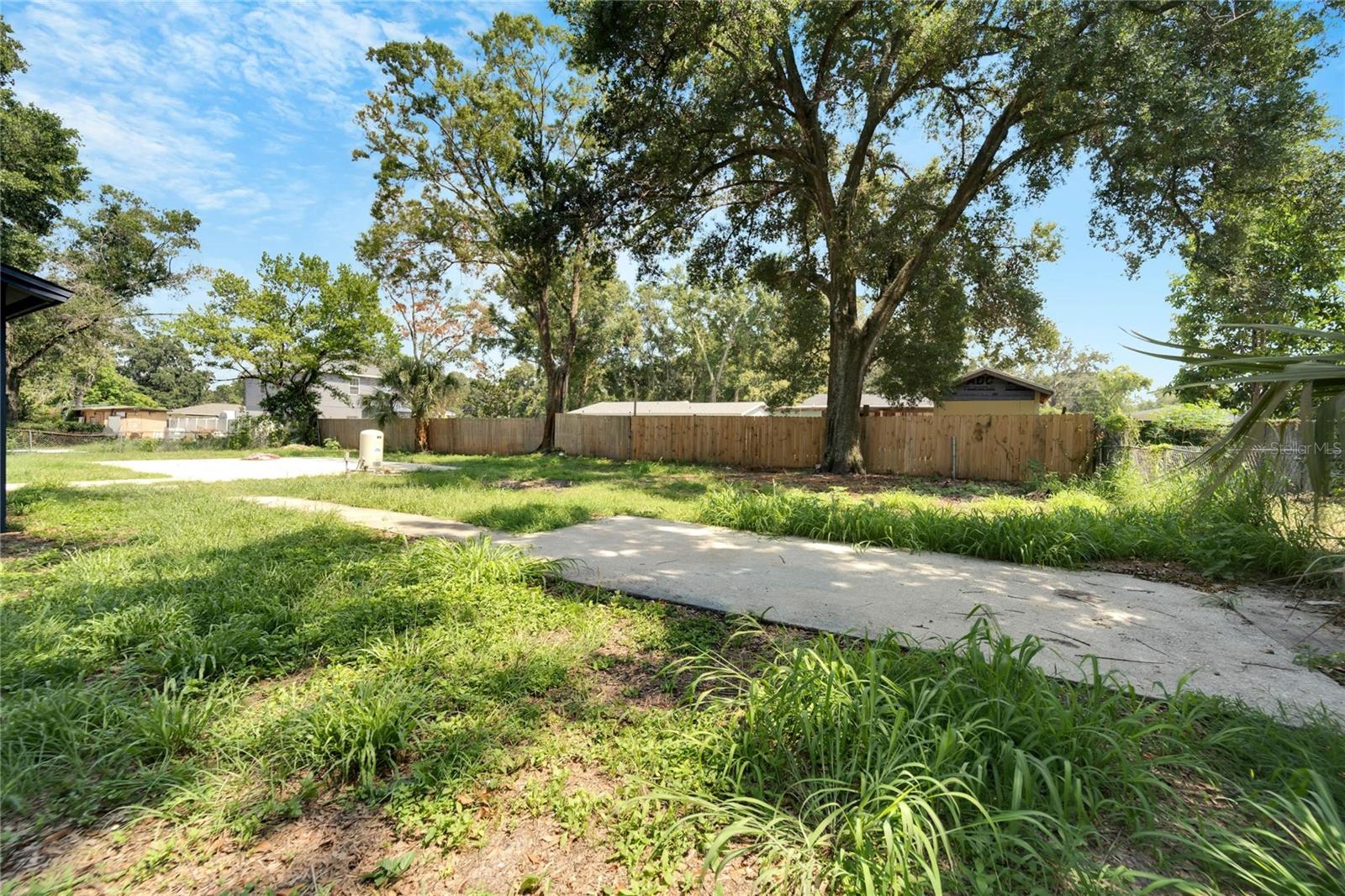 Listing photo id 25 for 502 Euclid Avenue