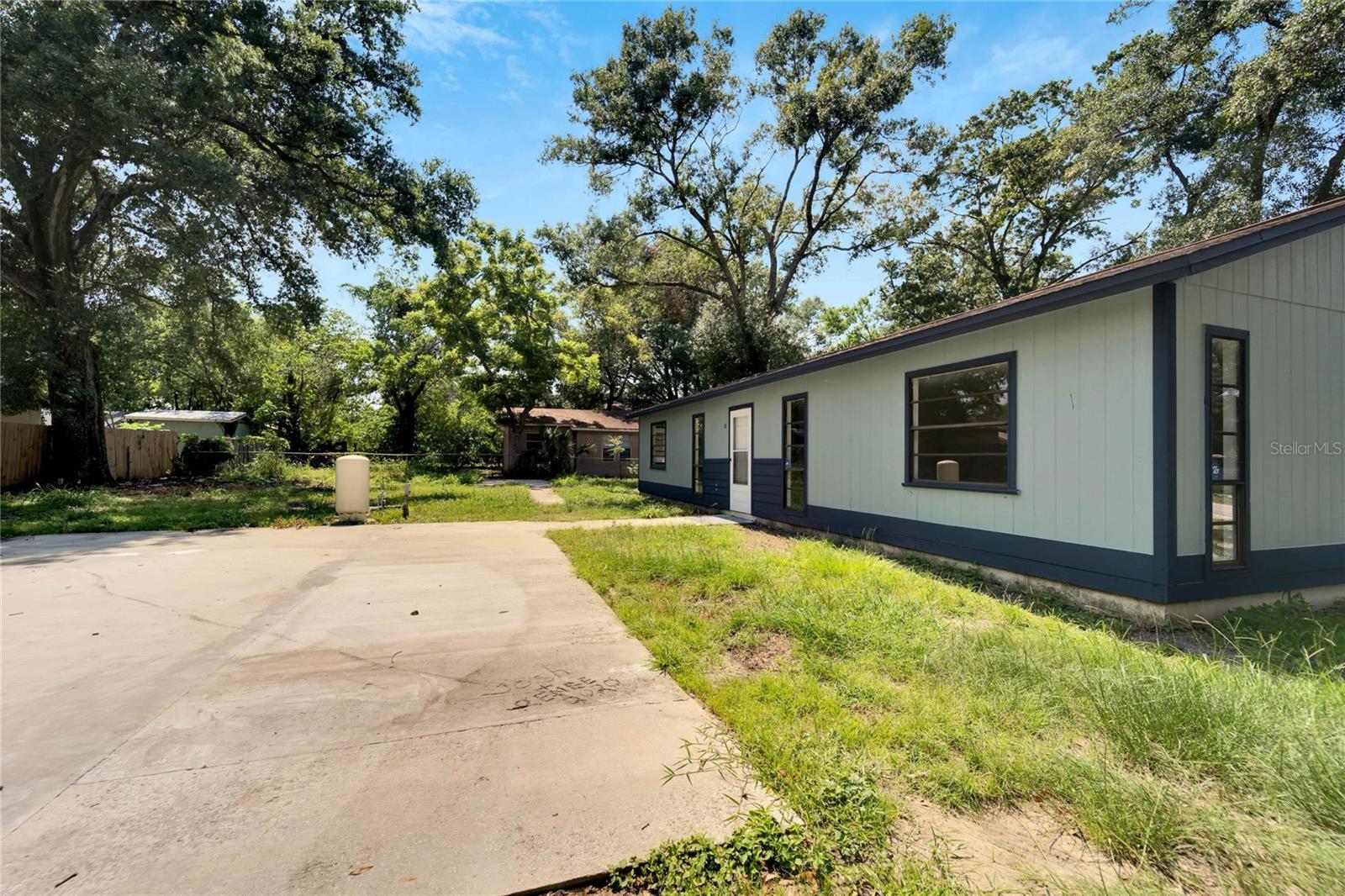 Listing photo id 26 for 502 Euclid Avenue