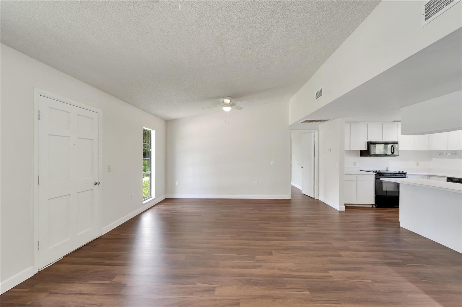 Listing photo id 4 for 502 Euclid Avenue