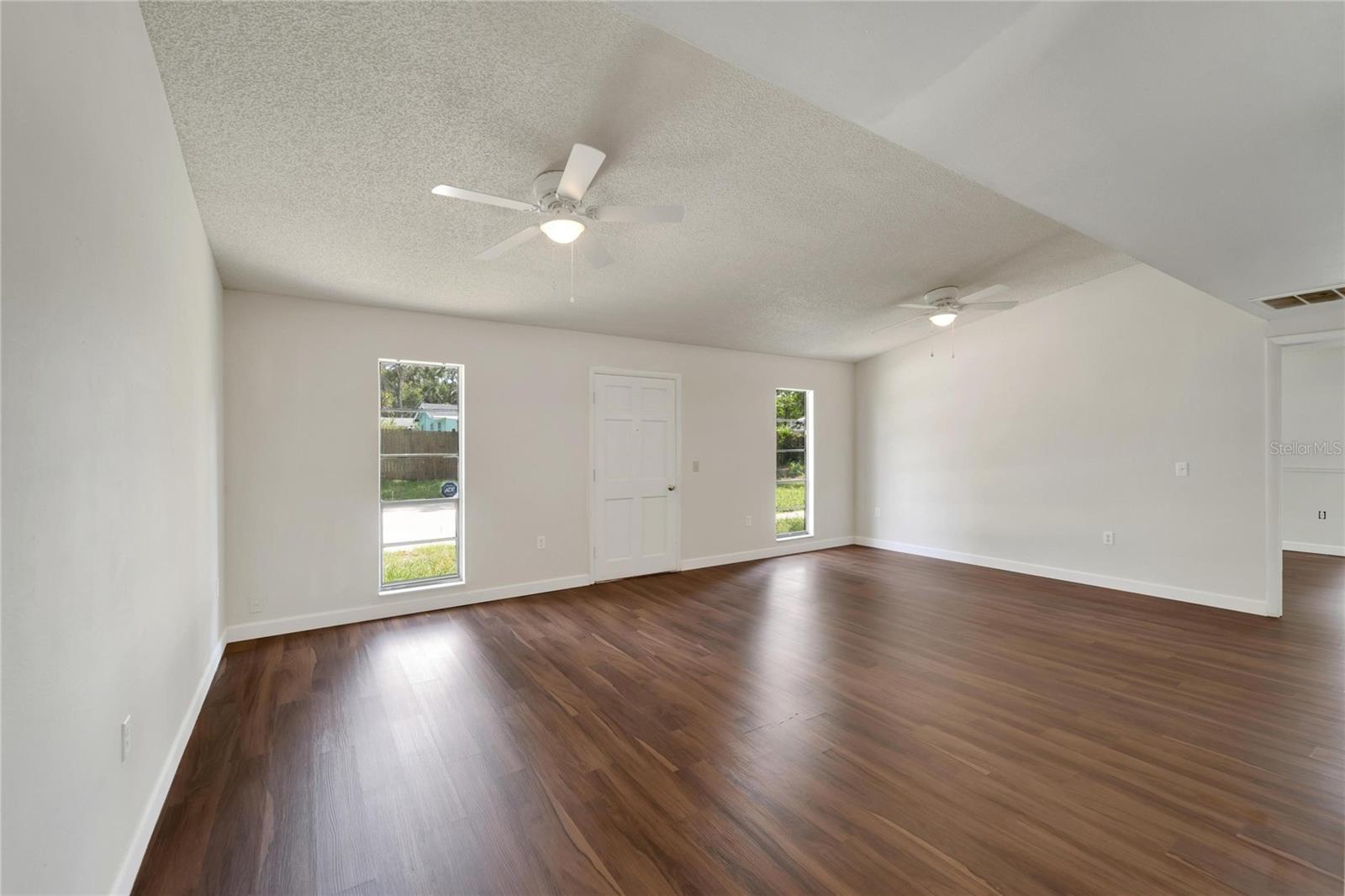 Listing photo id 5 for 502 Euclid Avenue