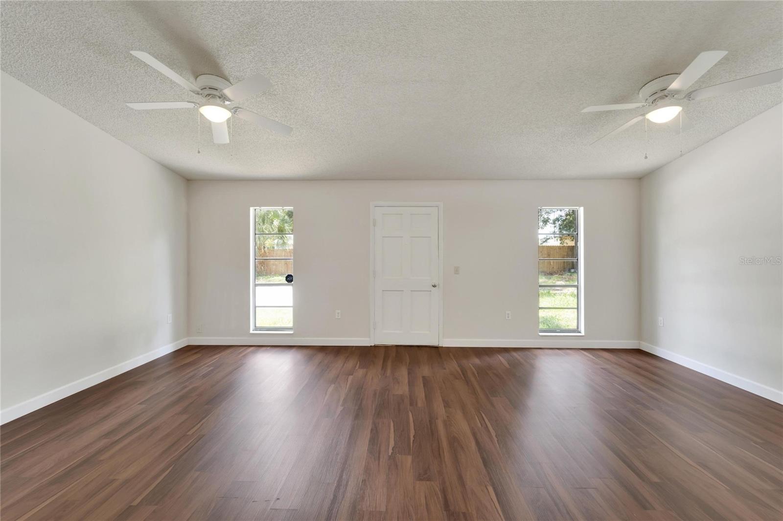 Listing photo id 7 for 502 Euclid Avenue