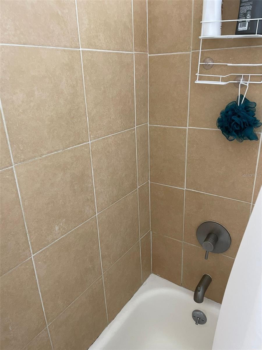 Image 11 of 21 For 2725 Hidden Lake Boulevard C