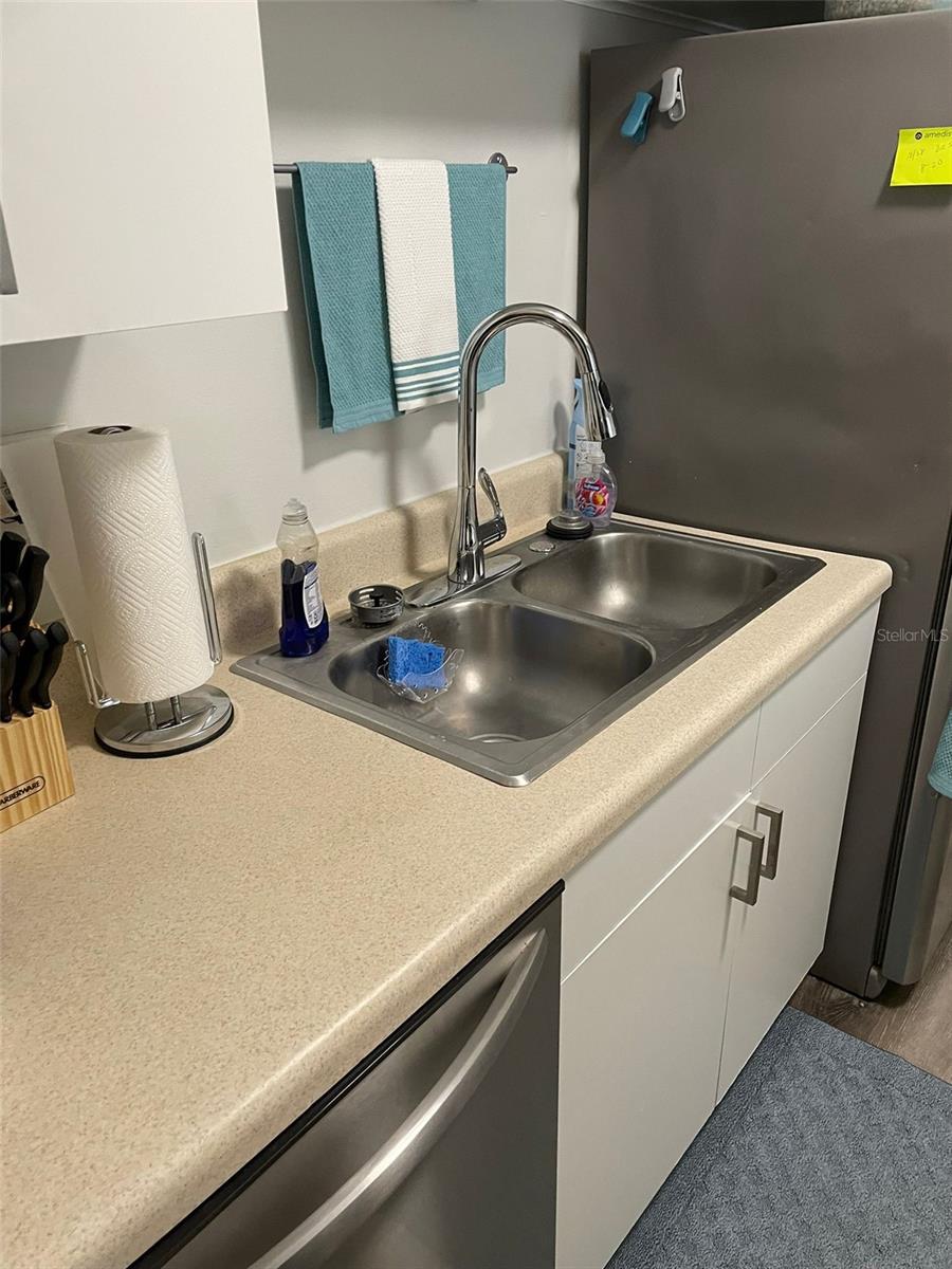 Image 9 of 21 For 2725 Hidden Lake Boulevard C