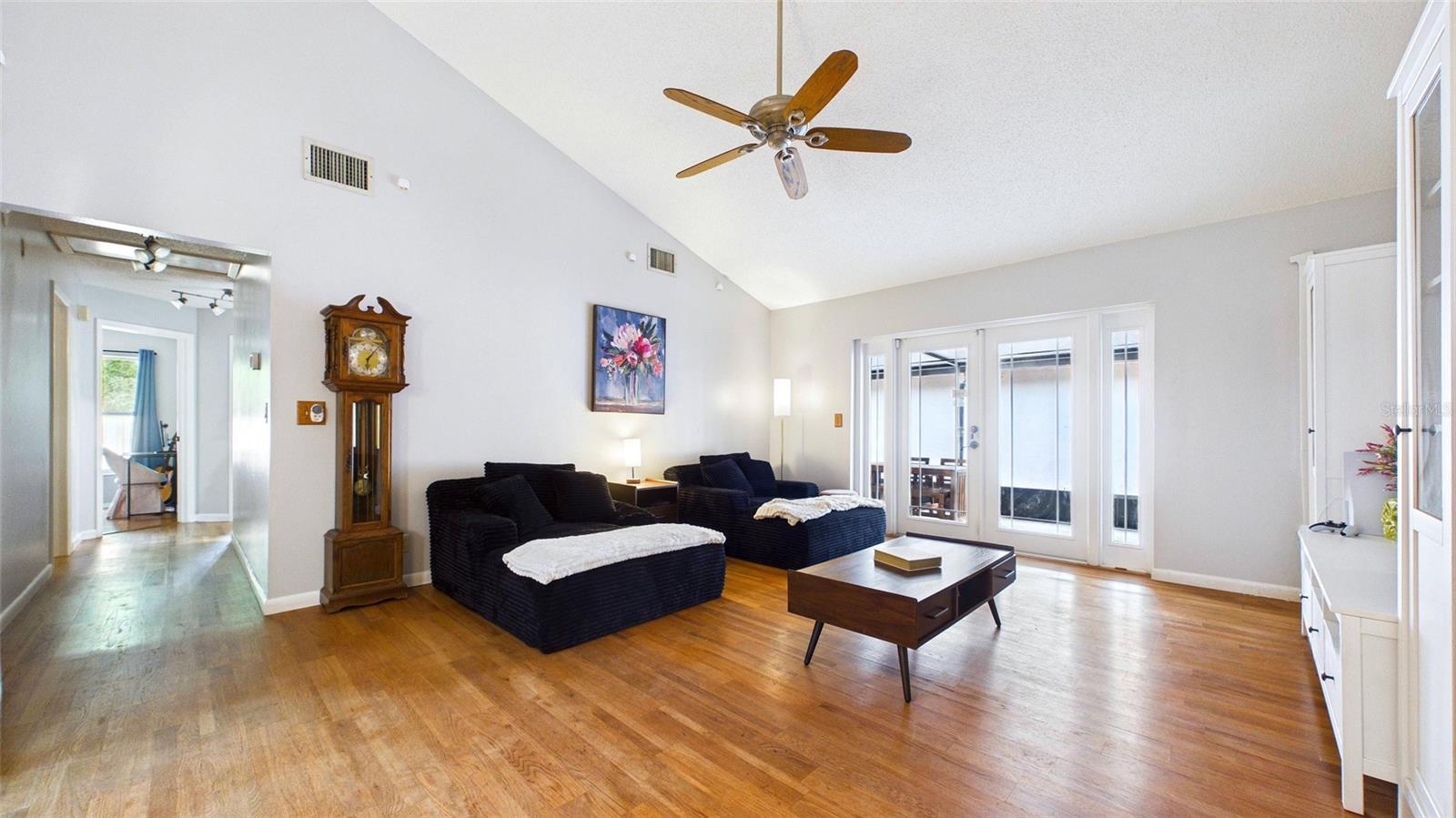 Image 4 of 43 For 5909 Bitterwood Court