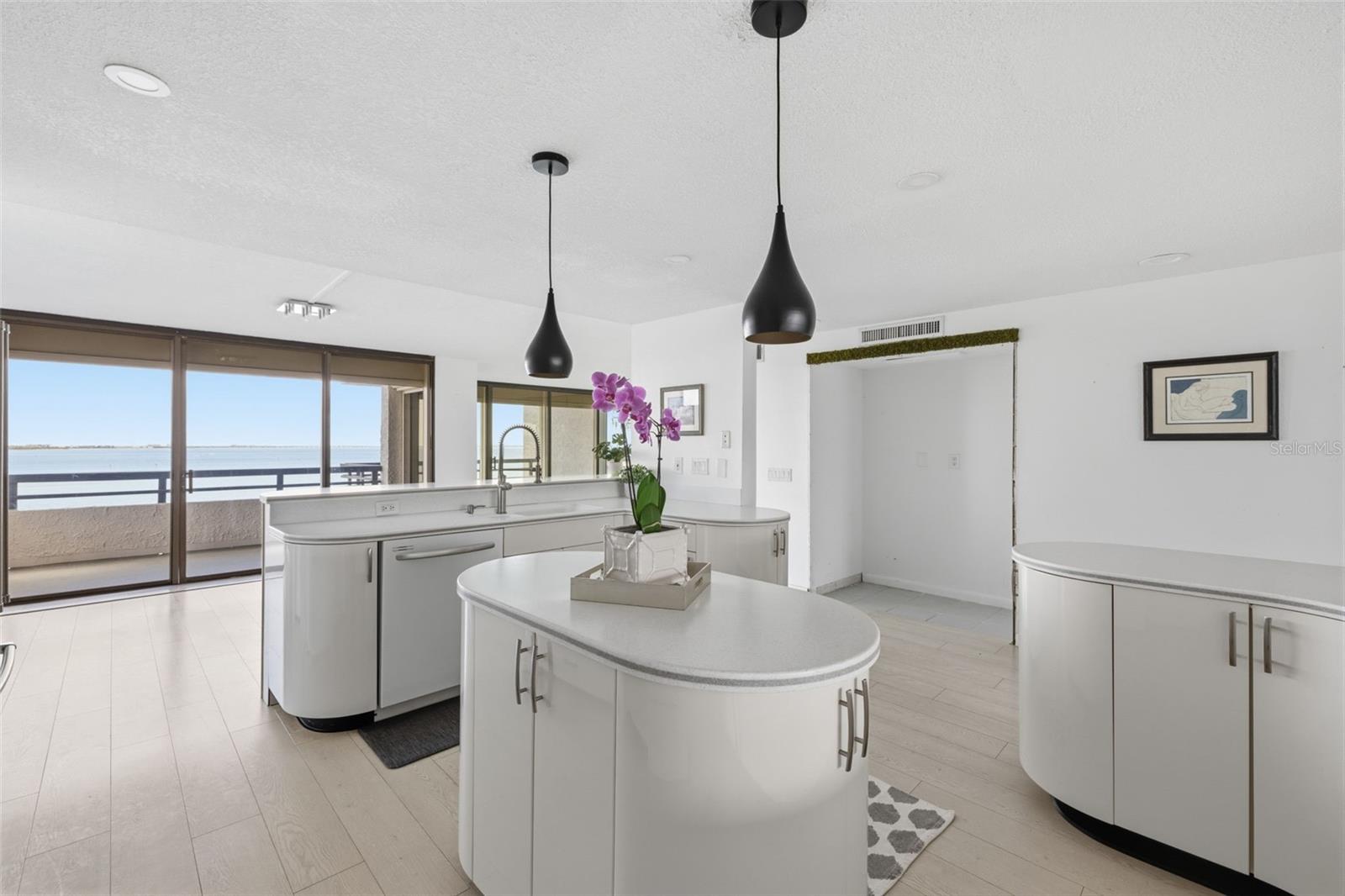 Image 12 of 41 For 5700 Mariner Street 801e