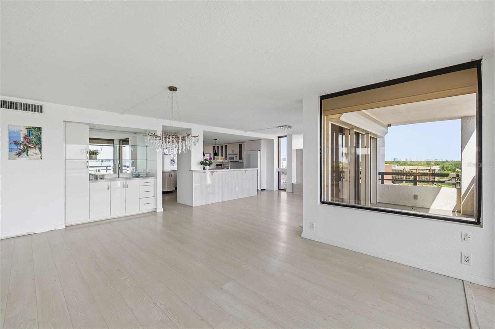 Image 14 of 41 For 5700 Mariner Street 801e