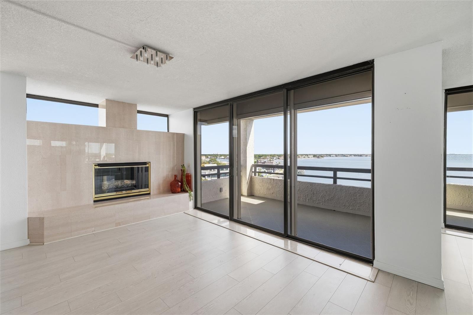 Image 21 of 41 For 5700 Mariner Street 801e