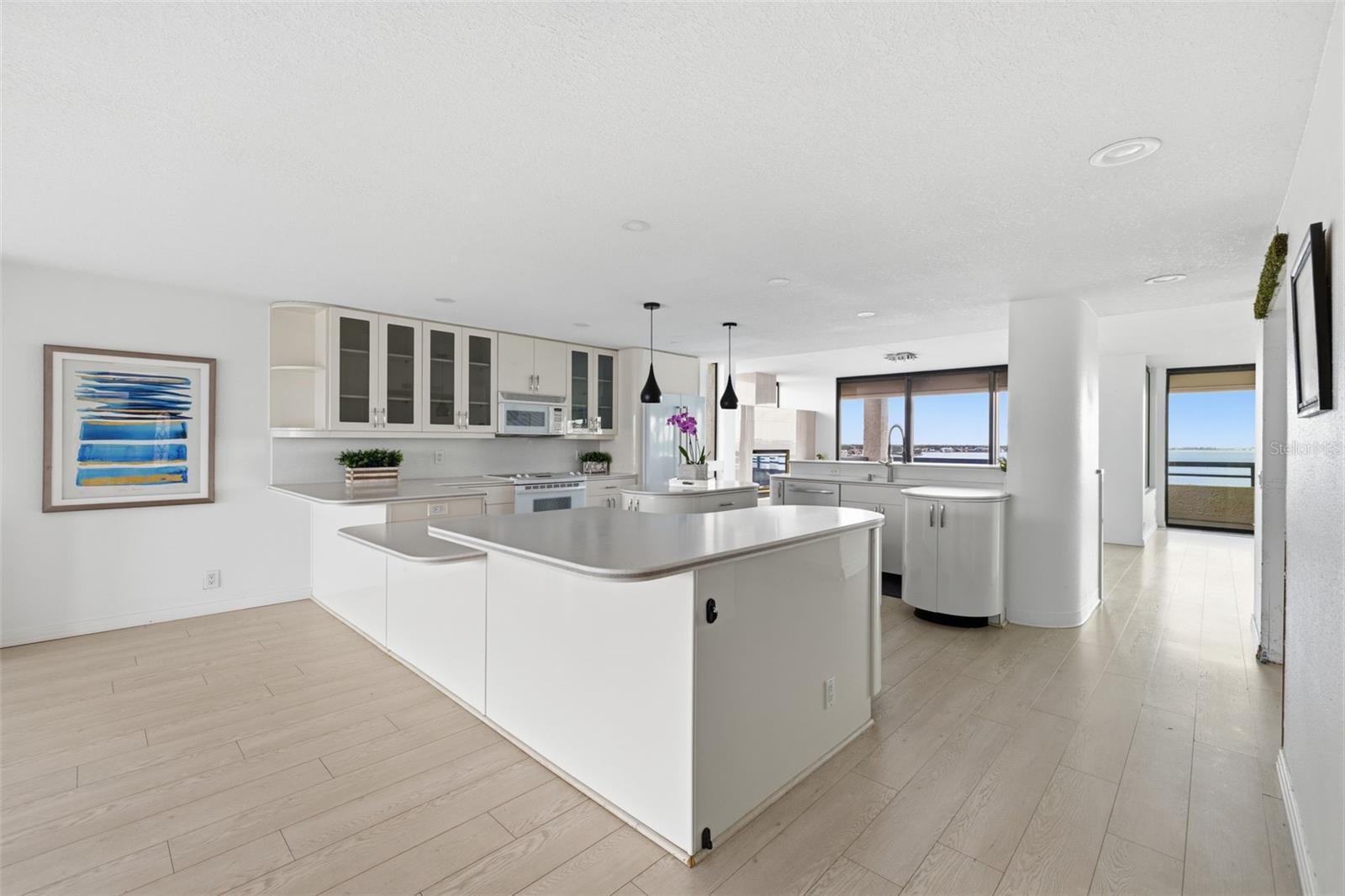 Image 5 of 41 For 5700 Mariner Street 801e