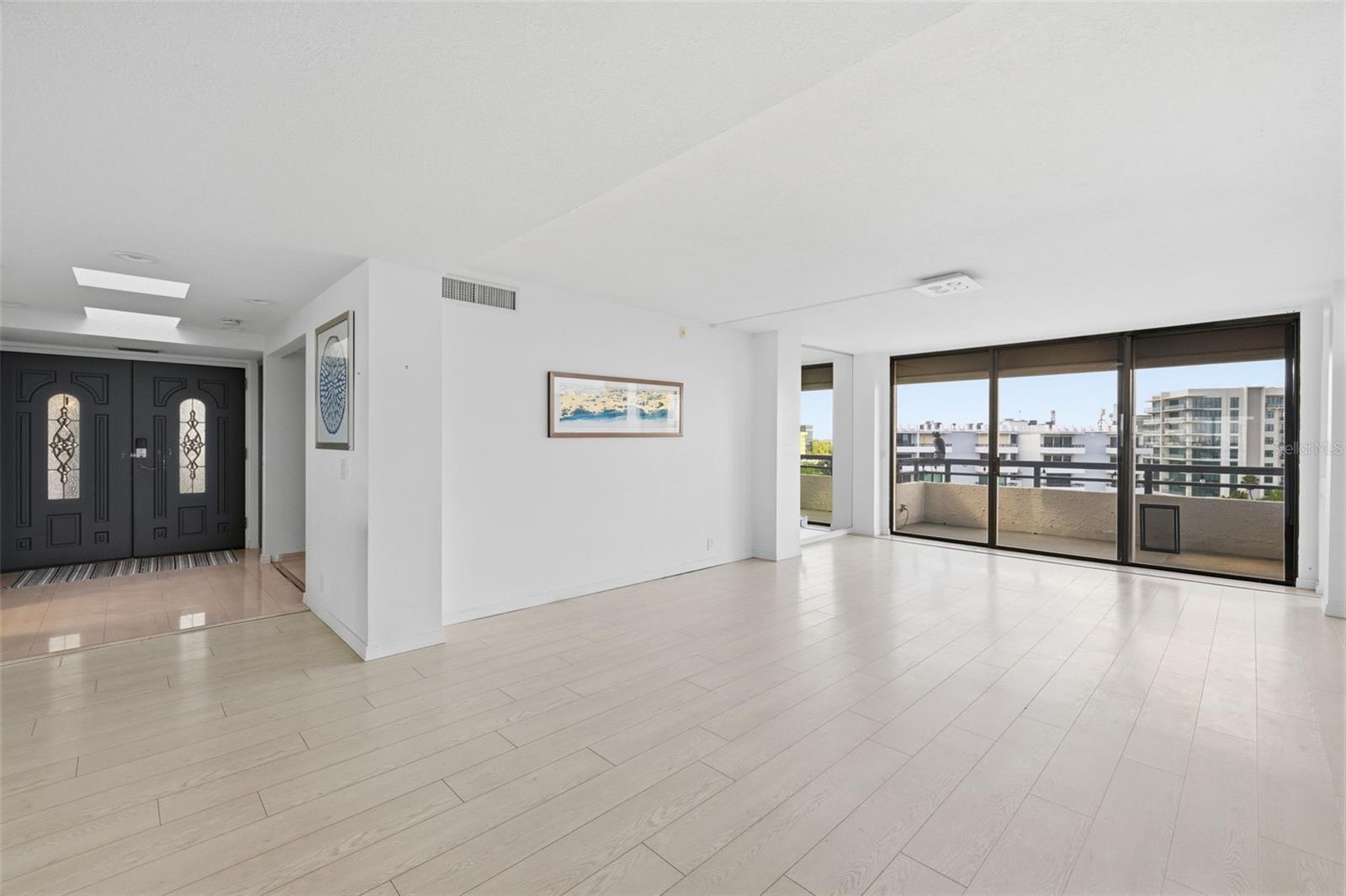 Image 7 of 41 For 5700 Mariner Street 801e