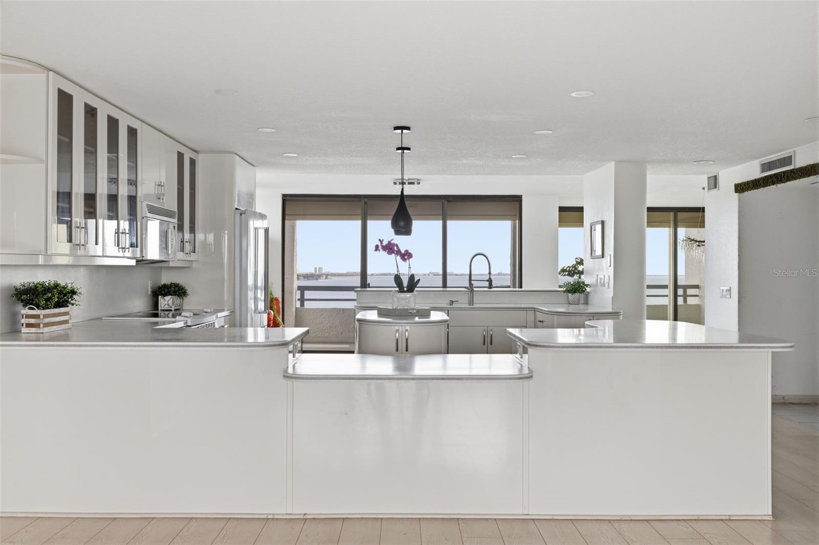 Image 9 of 41 For 5700 Mariner Street 801e