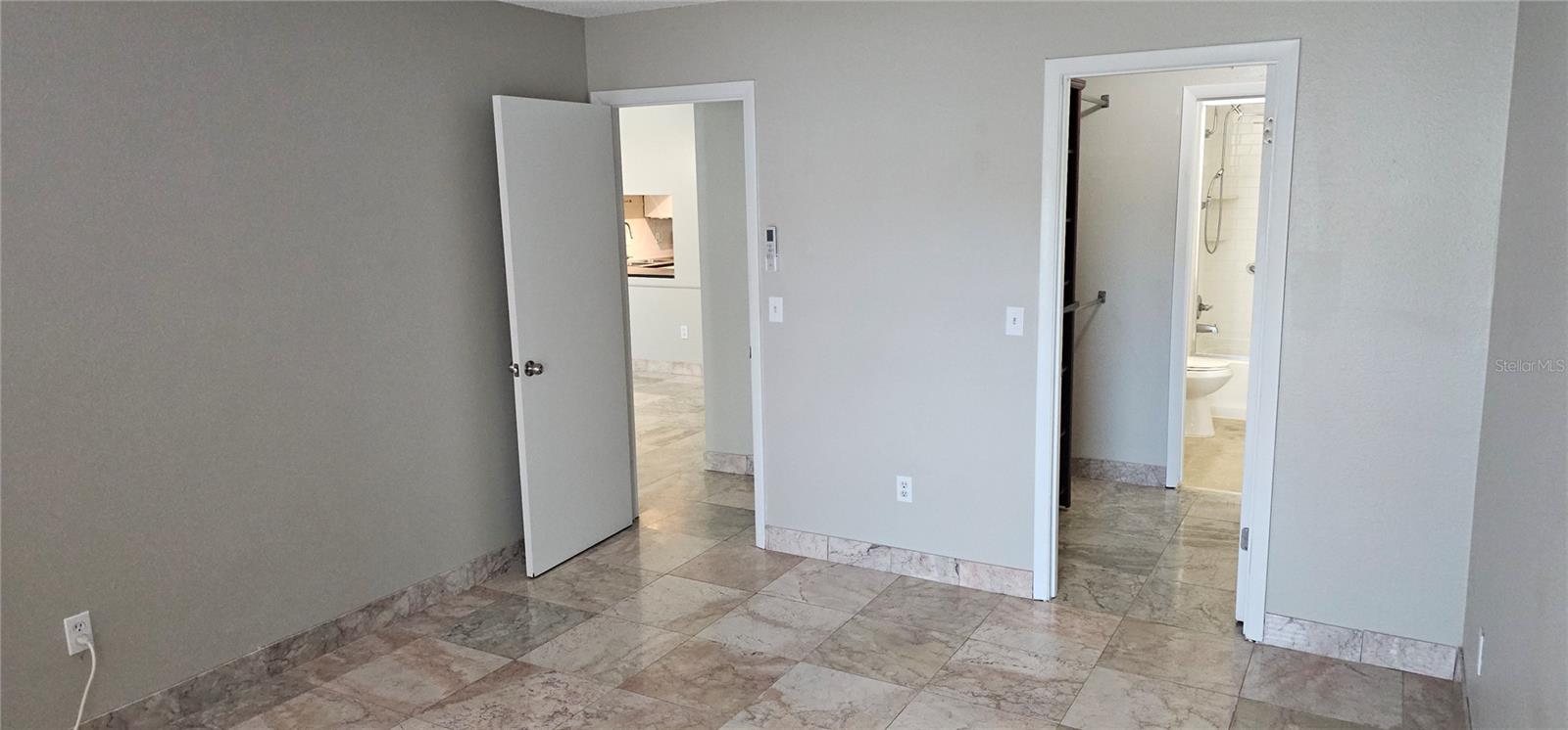 Listing photo id 8 for 2025 Lakewood Club Drive S 5k