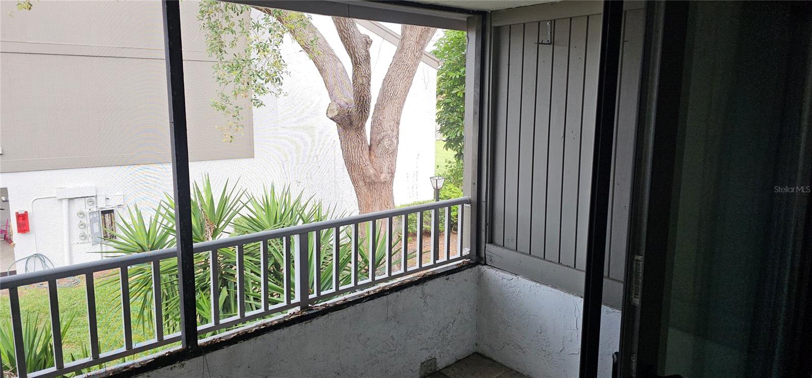 Listing photo id 11 for 2025 Lakewood Club Drive S 5k