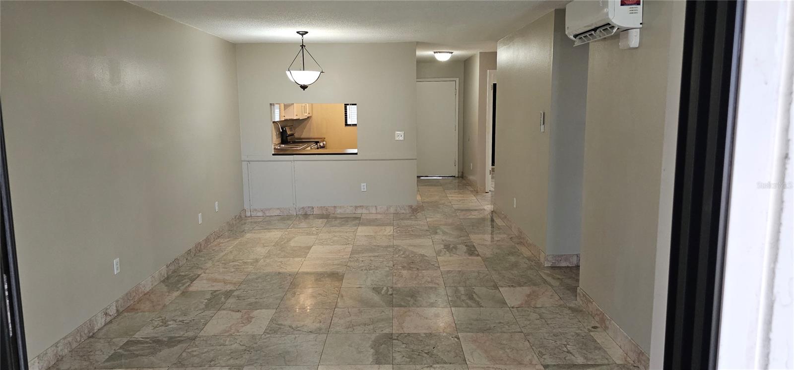 Listing photo id 1 for 2025 Lakewood Club Drive S 5k