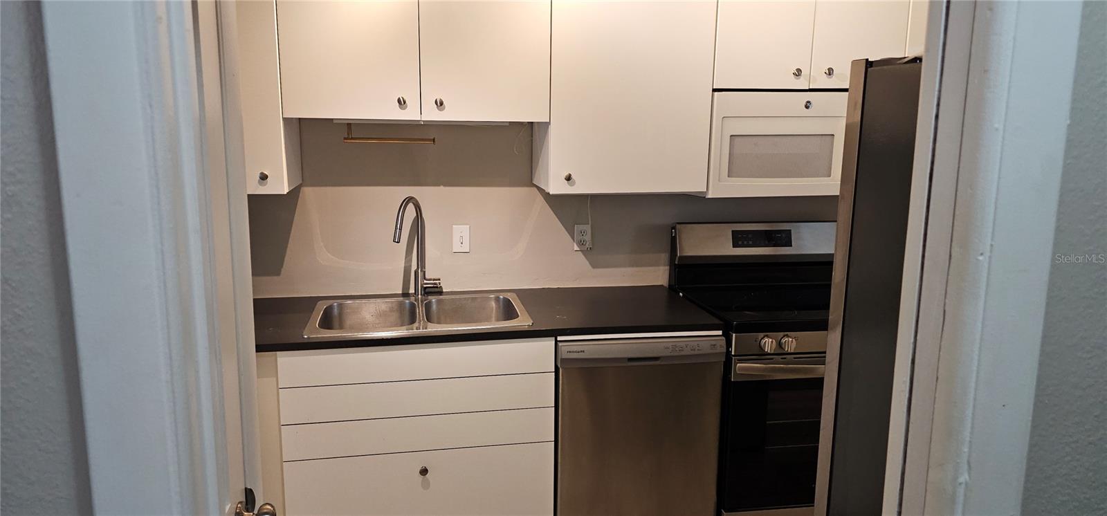 Listing photo id 2 for 2025 Lakewood Club Drive S 5k